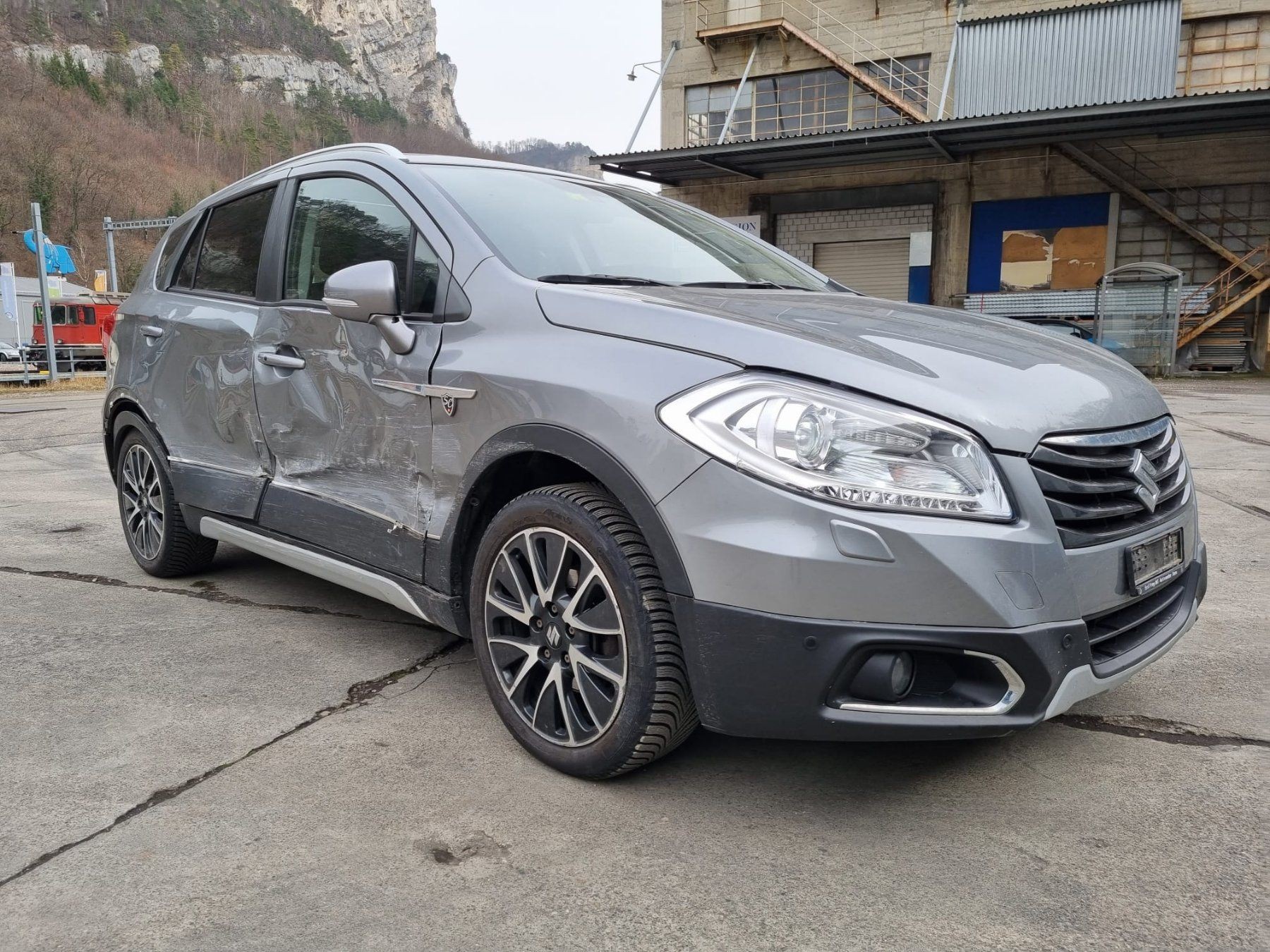 SUZUKI SX4 S-Cross 1.6 TD Sergio Cellano Top 4WD-image-1