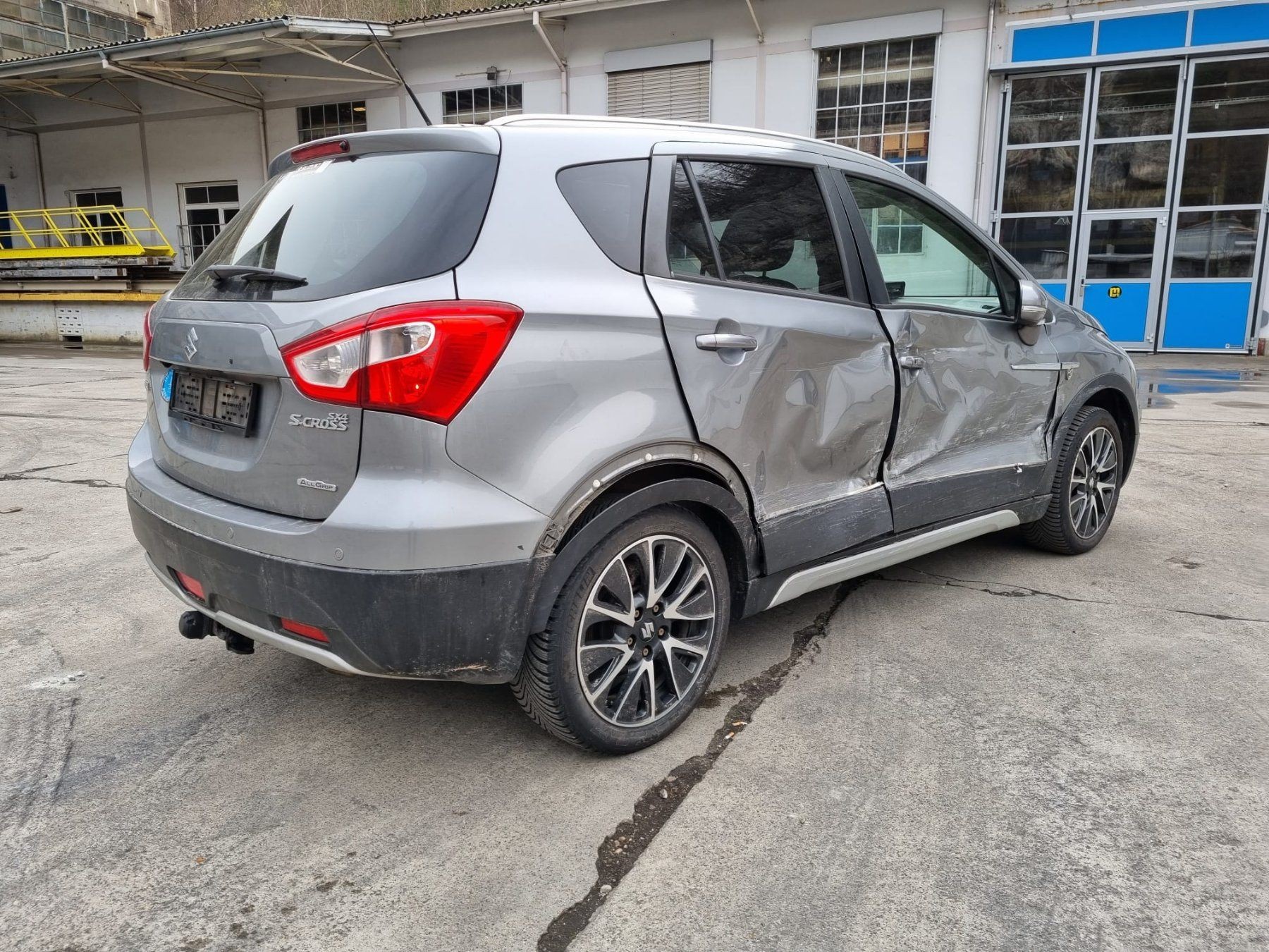 SUZUKI SX4 S-Cross 1.6 TD Sergio Cellano Top 4WD-image-2