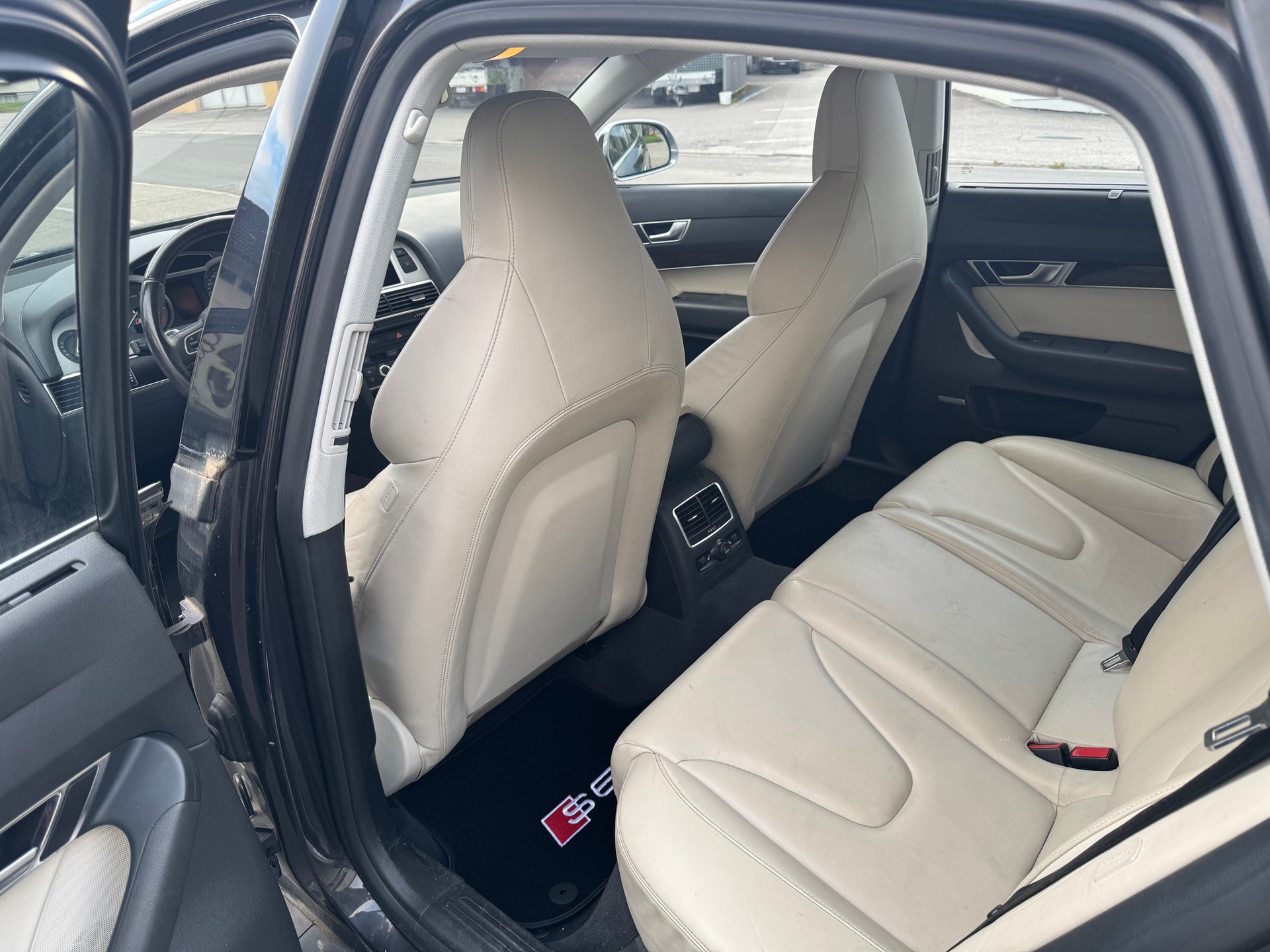 AUDI S6 5.2 V10 quattro tiptronic-image-3