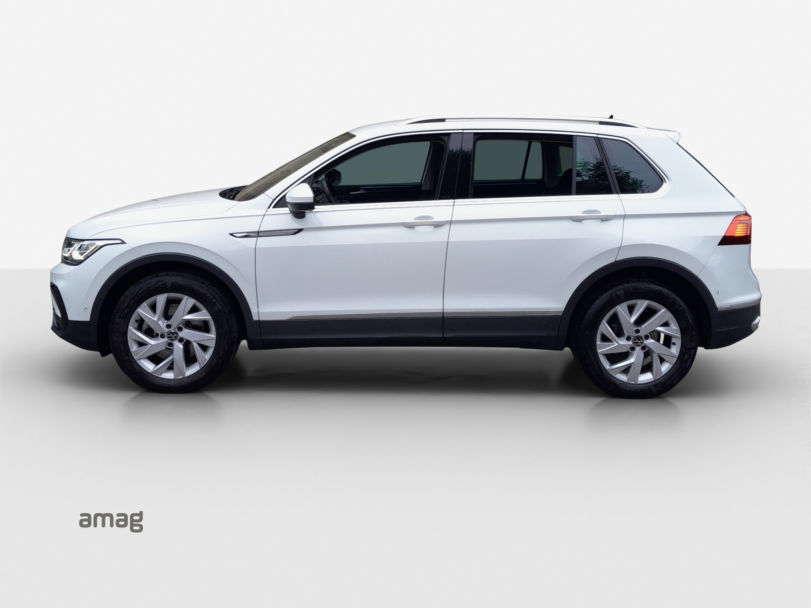 VW Tiguan 2.0 TDI SCR Elegance 4Motion DSG-image-1