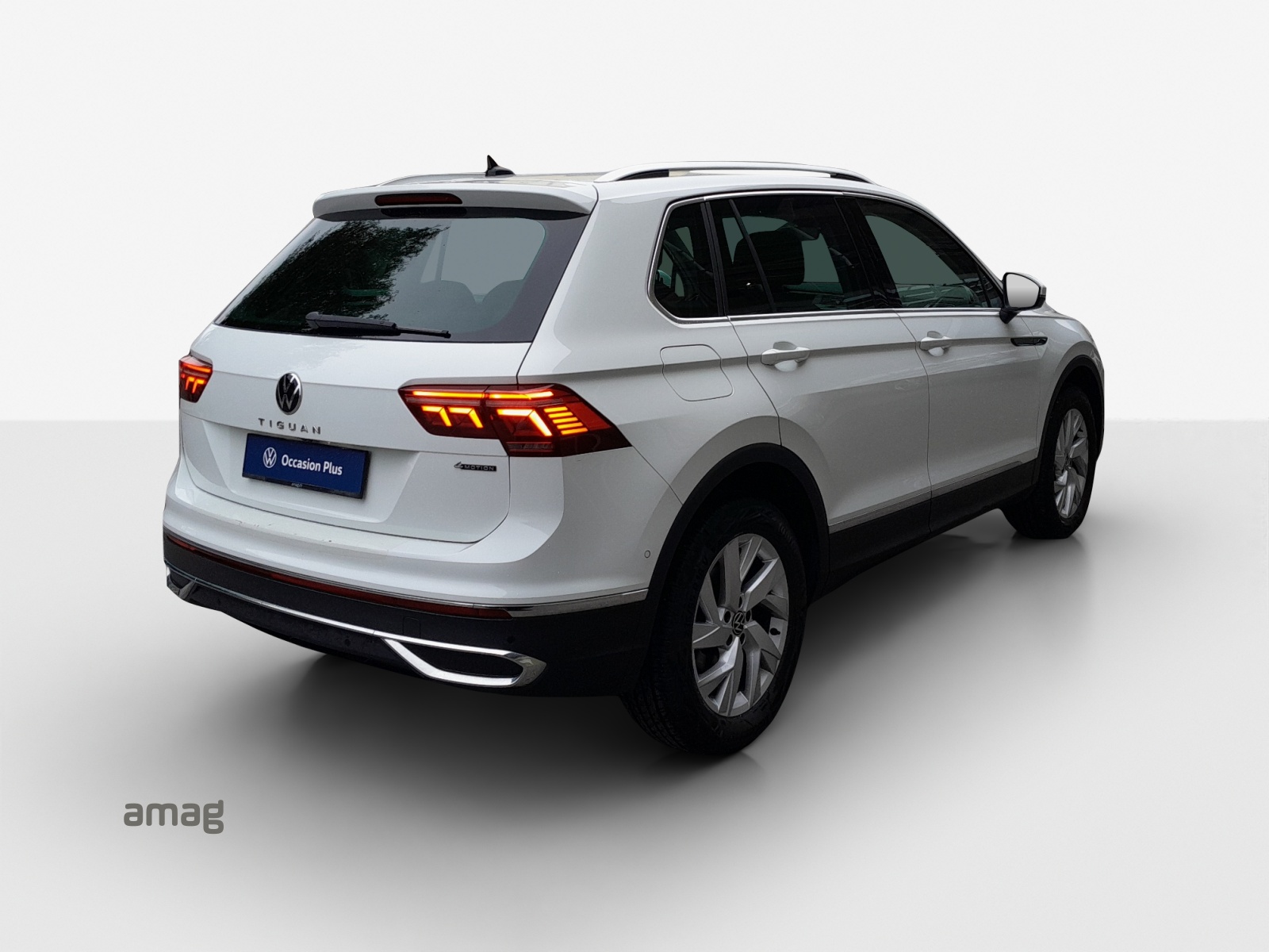 VW Tiguan 2.0 TDI SCR Elegance 4Motion DSG-image-4