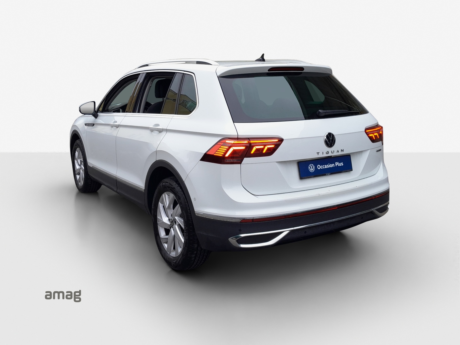 VW Tiguan 2.0 TDI SCR Elegance 4Motion DSG-image-2