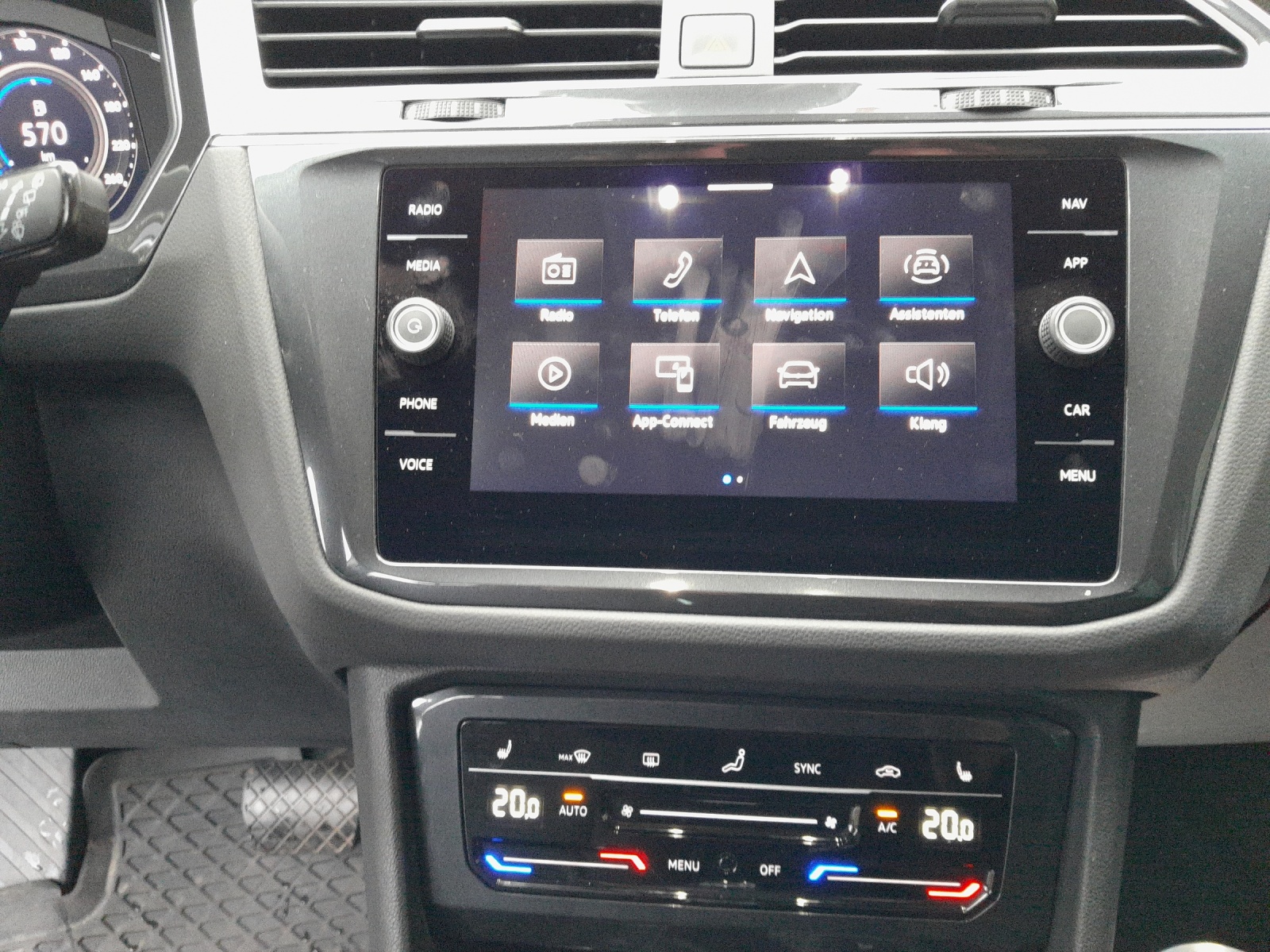 VW Tiguan 2.0 TDI SCR Elegance 4Motion DSG-image-9
