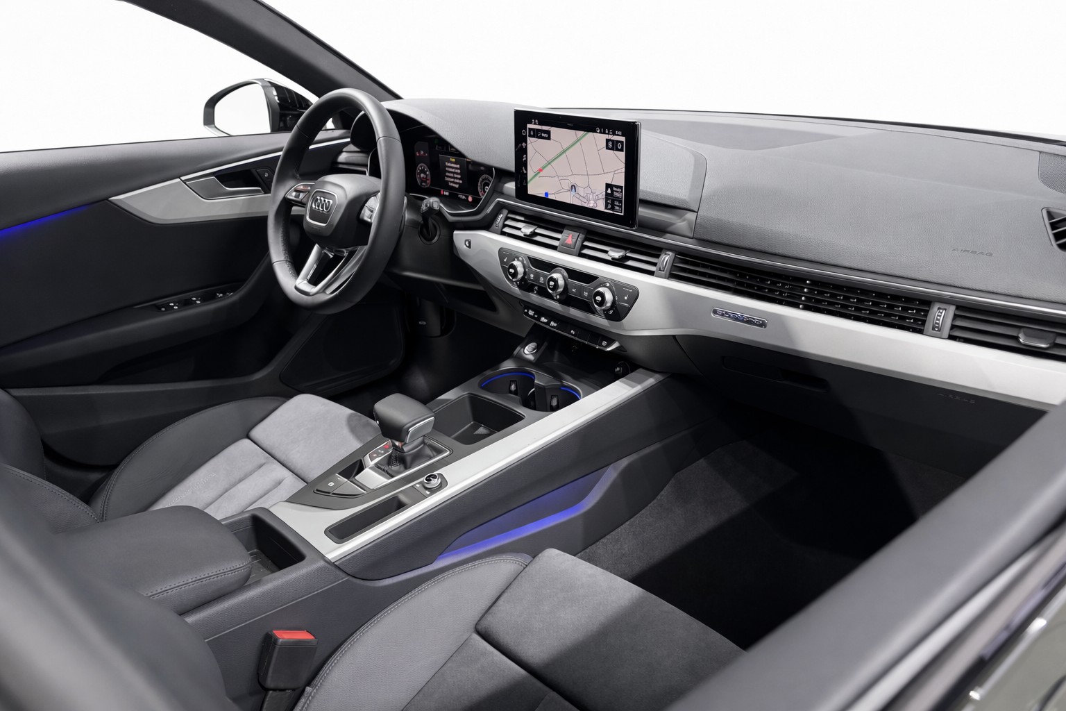 AUDI A4 Avant 45 TFSI S line S-tronic quattro * Competition *-image-9