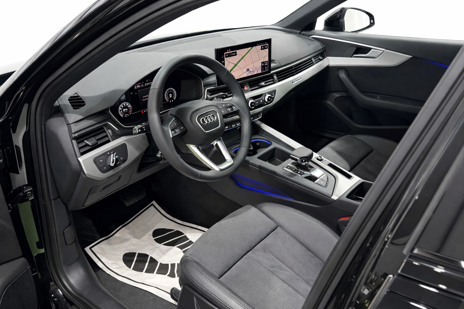 AUDI A4 Avant 45 TFSI S line S-tronic quattro * Competition *-image-10