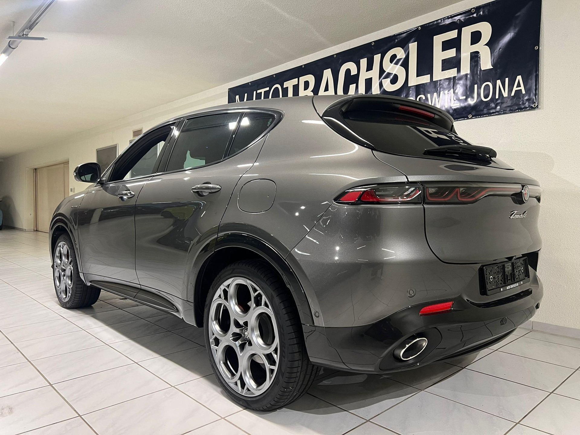 ALFA ROMEO Tonale 1.3 Plug-in Hybrid Veloce Q4-image-3