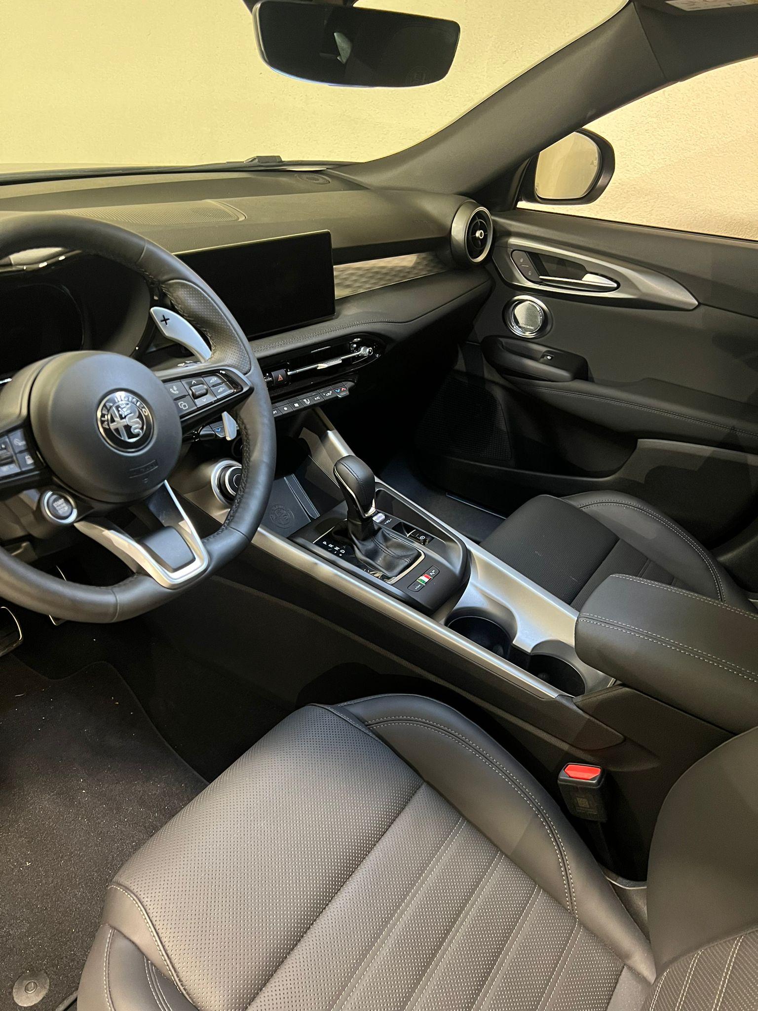 ALFA ROMEO Tonale 1.3 Plug-in Hybrid Veloce Q4-image-5