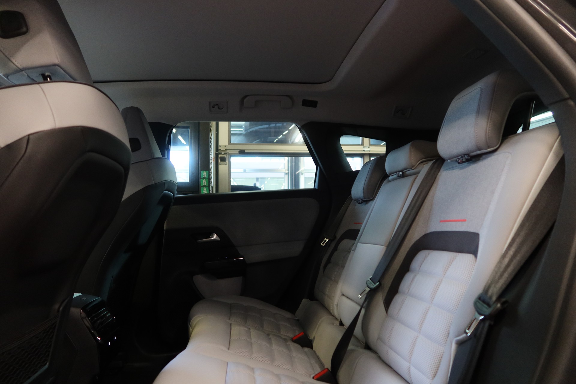 CITROEN E-C5 Aircross 73 kWh Max-image-10