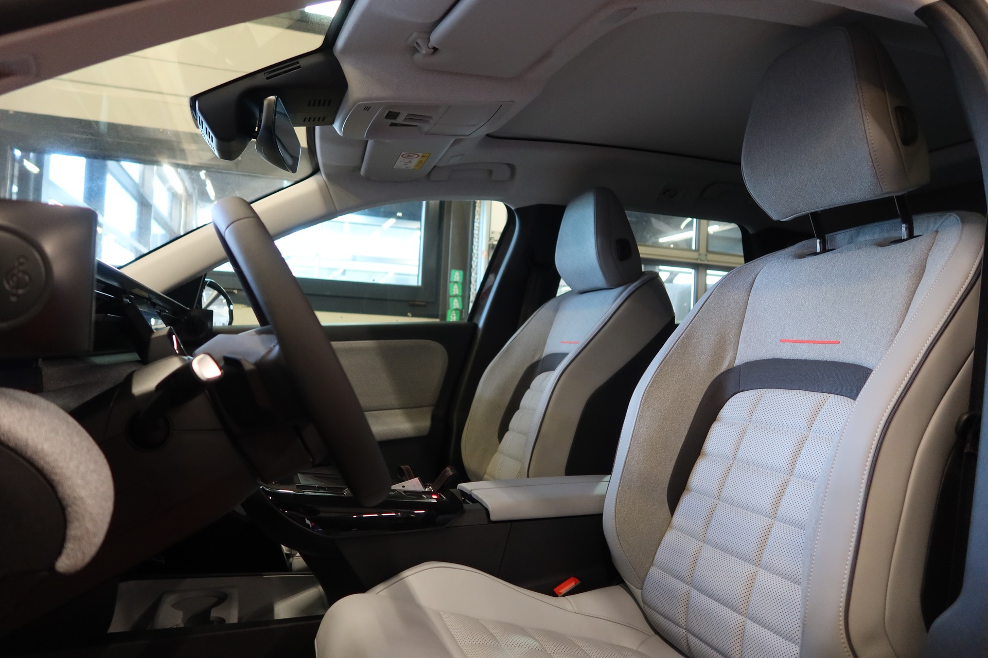 CITROEN E-C5 Aircross 73 kWh Max-image-9