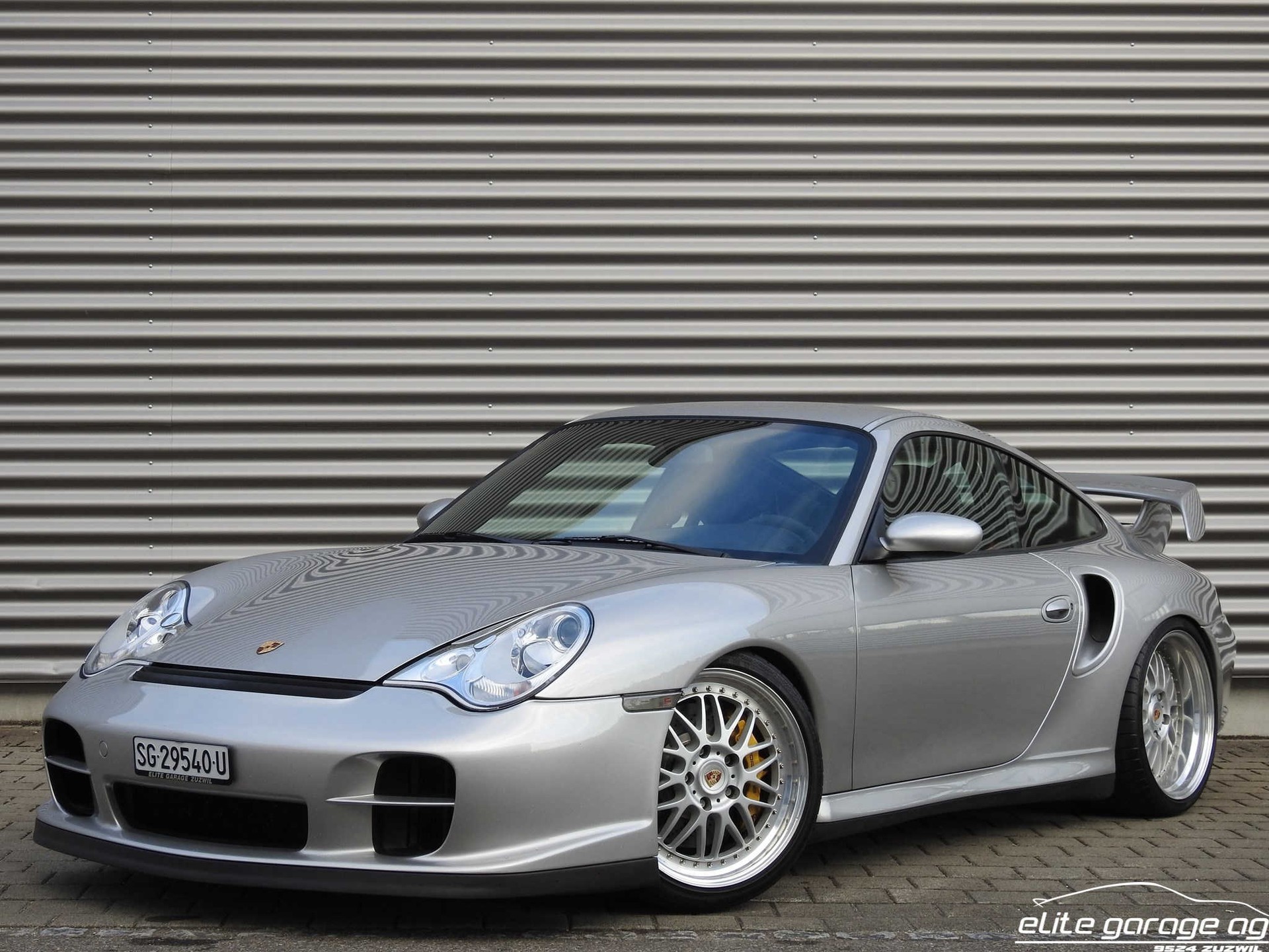 PORSCHE 911 GT2-image-0