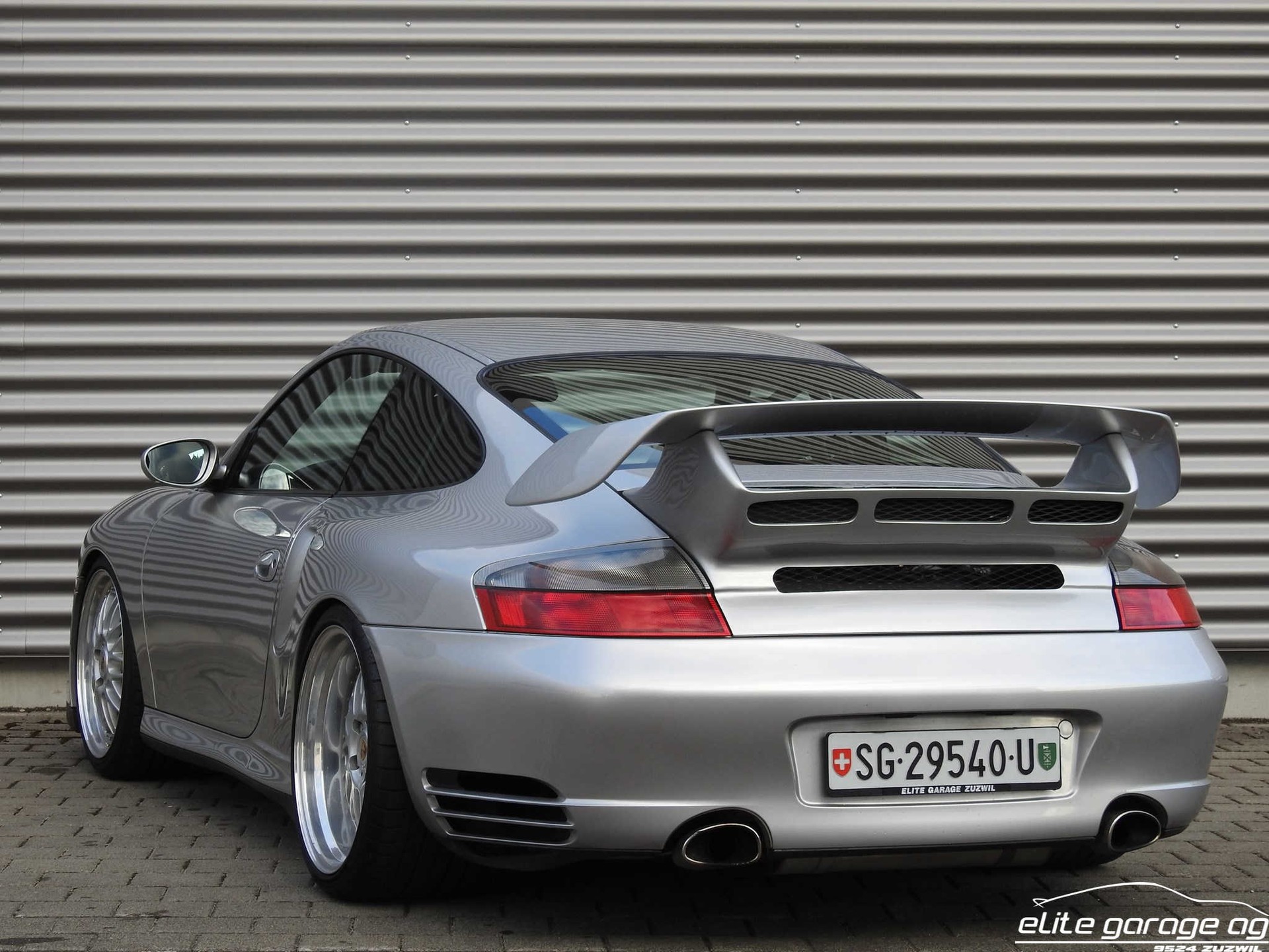 PORSCHE 911 GT2-image-4