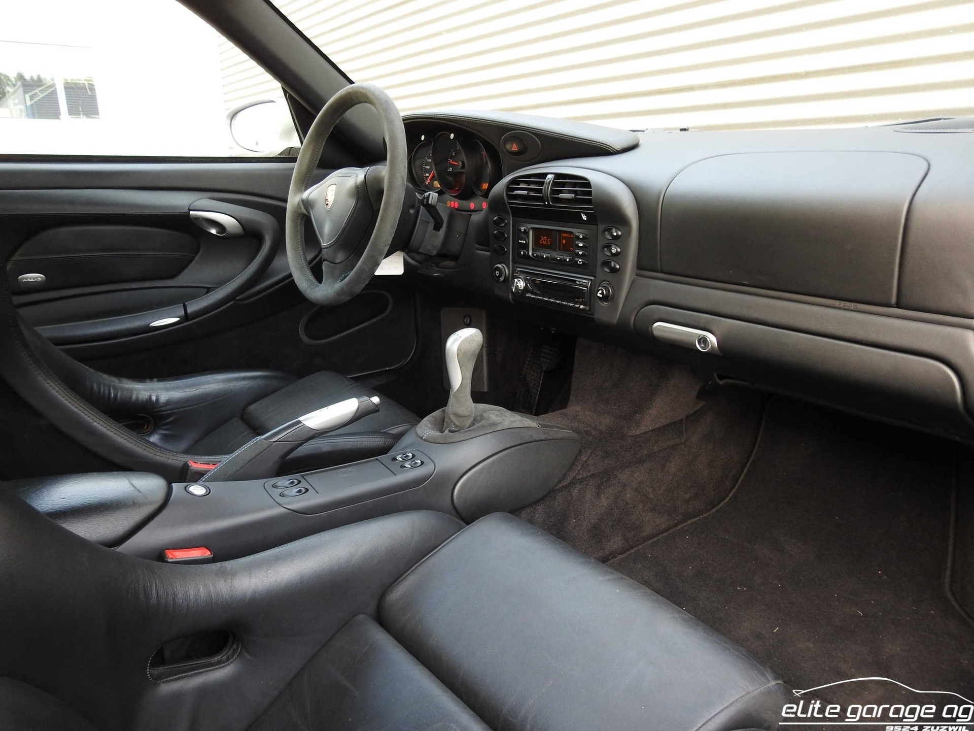 PORSCHE 911 GT2-image-8