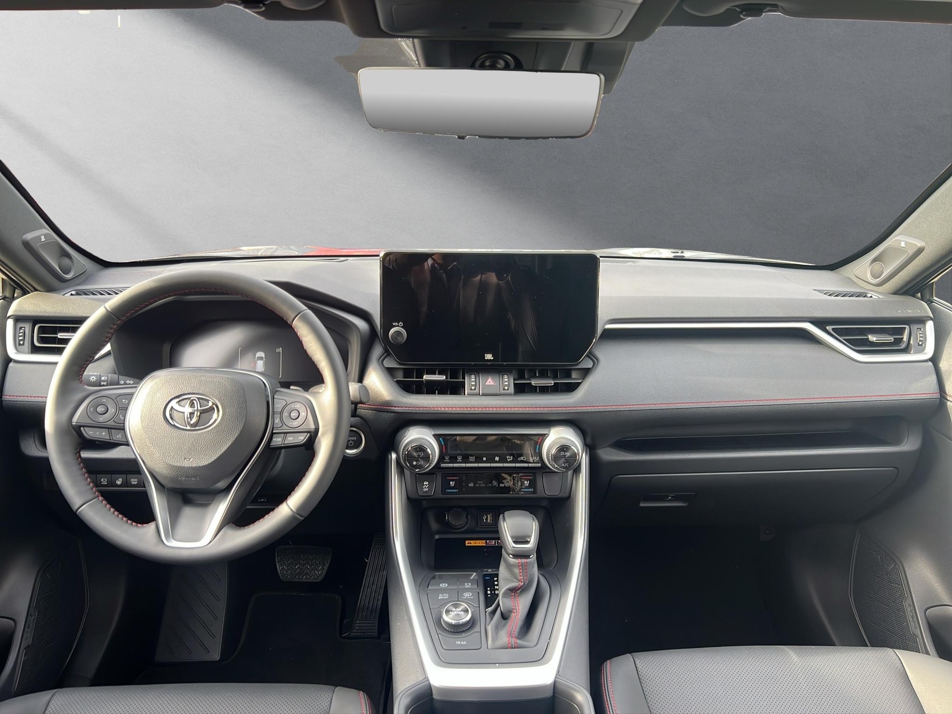 TOYOTA RAV4 2.5 Plug-In-Hybrid Platinum-showroom-element-3