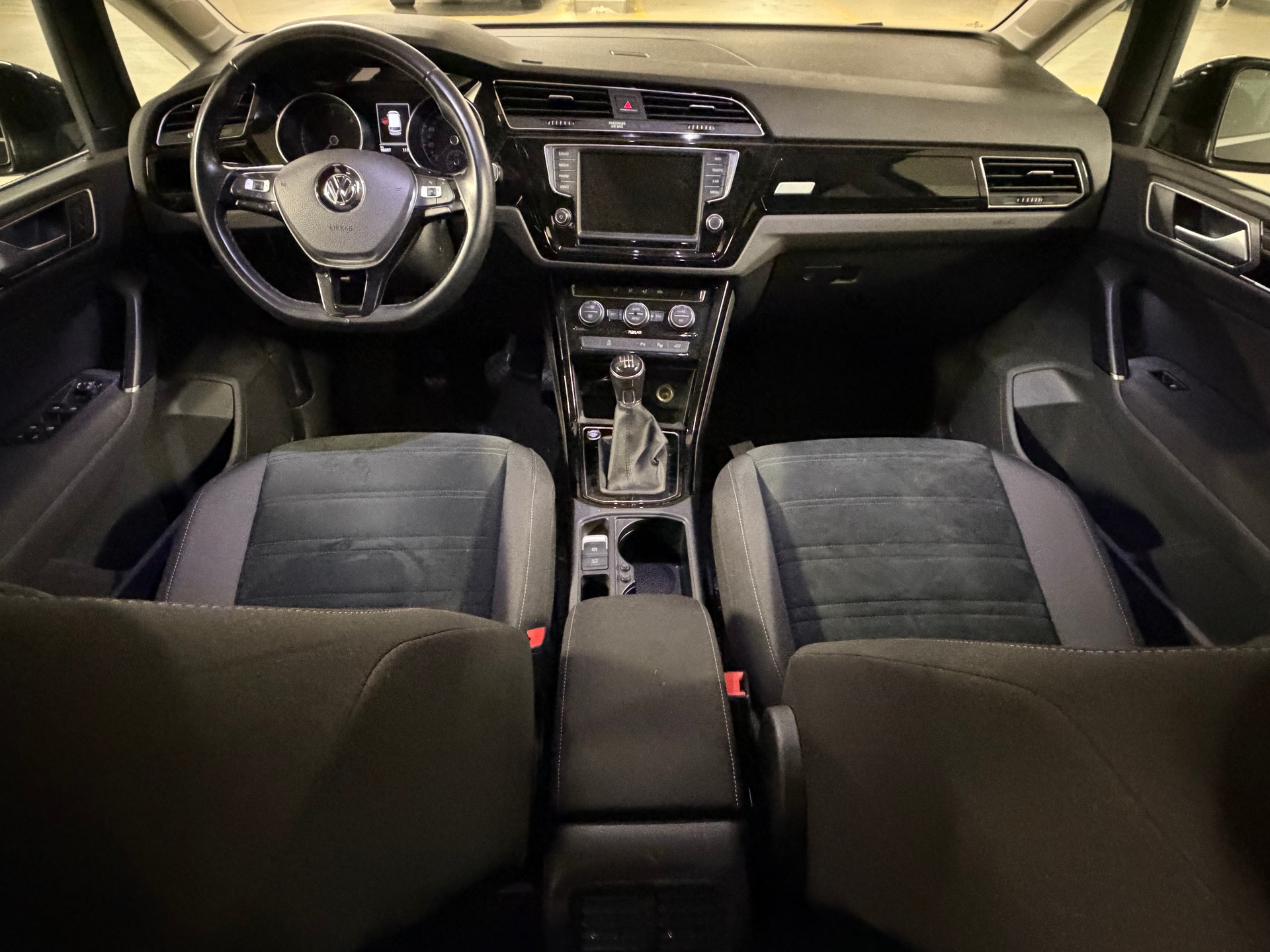 VW Touran 2.0 TDI BlueMotion Technology Highline-image-9