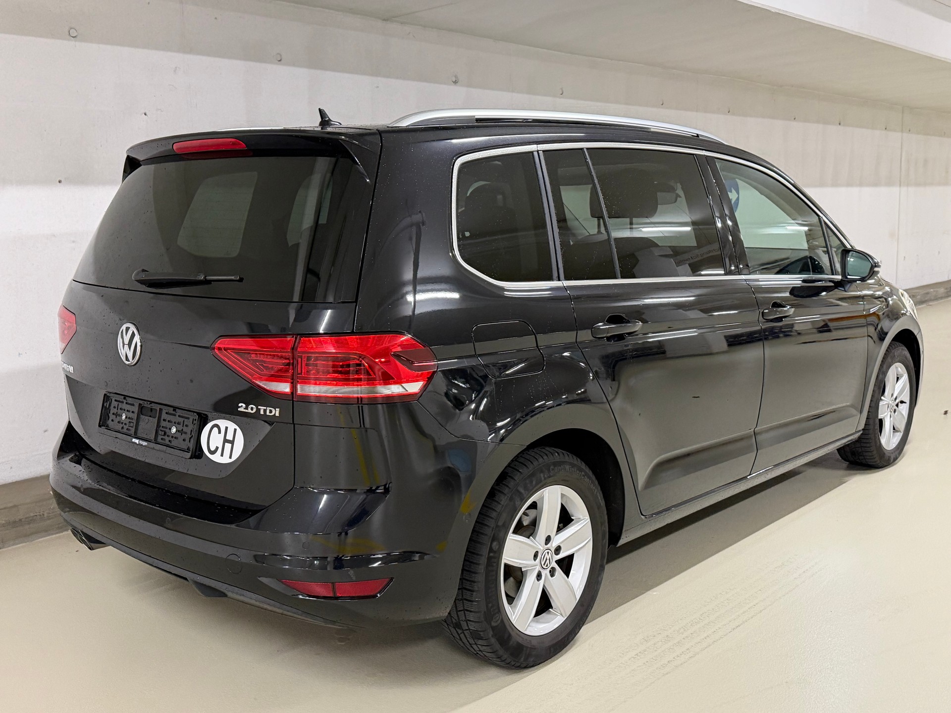 VW Touran 2.0 TDI BlueMotion Technology Highline-image-4