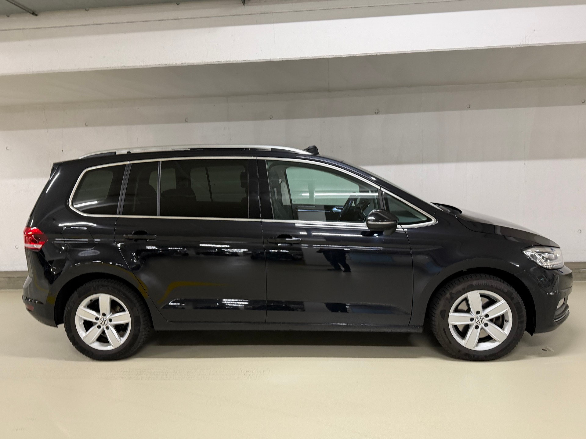 VW Touran 2.0 TDI BlueMotion Technology Highline-image-3