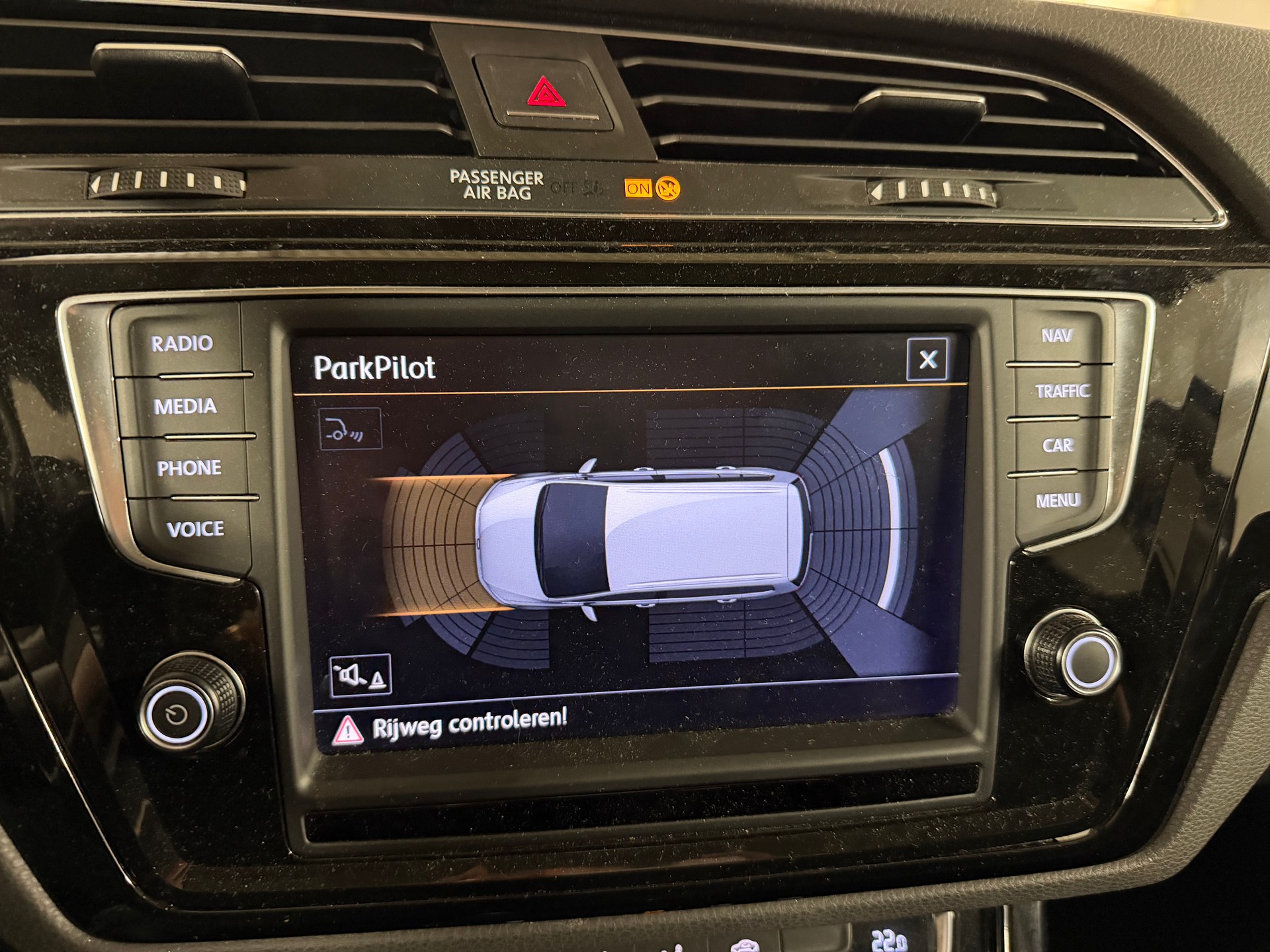 VW Touran 2.0 TDI BlueMotion Technology Highline-image-19
