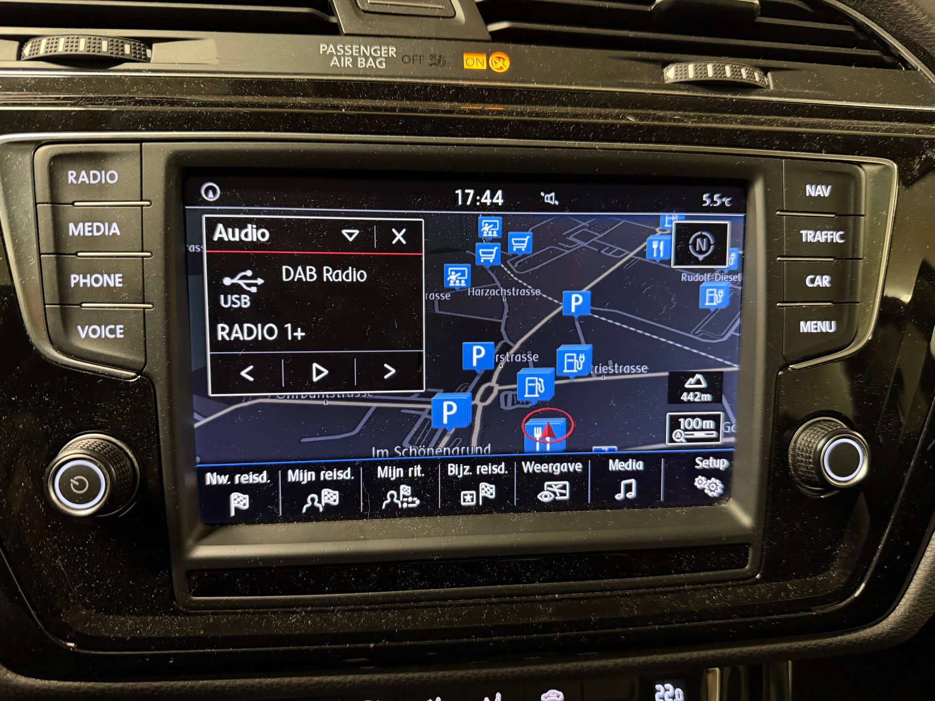 VW Touran 2.0 TDI BlueMotion Technology Highline-image-17
