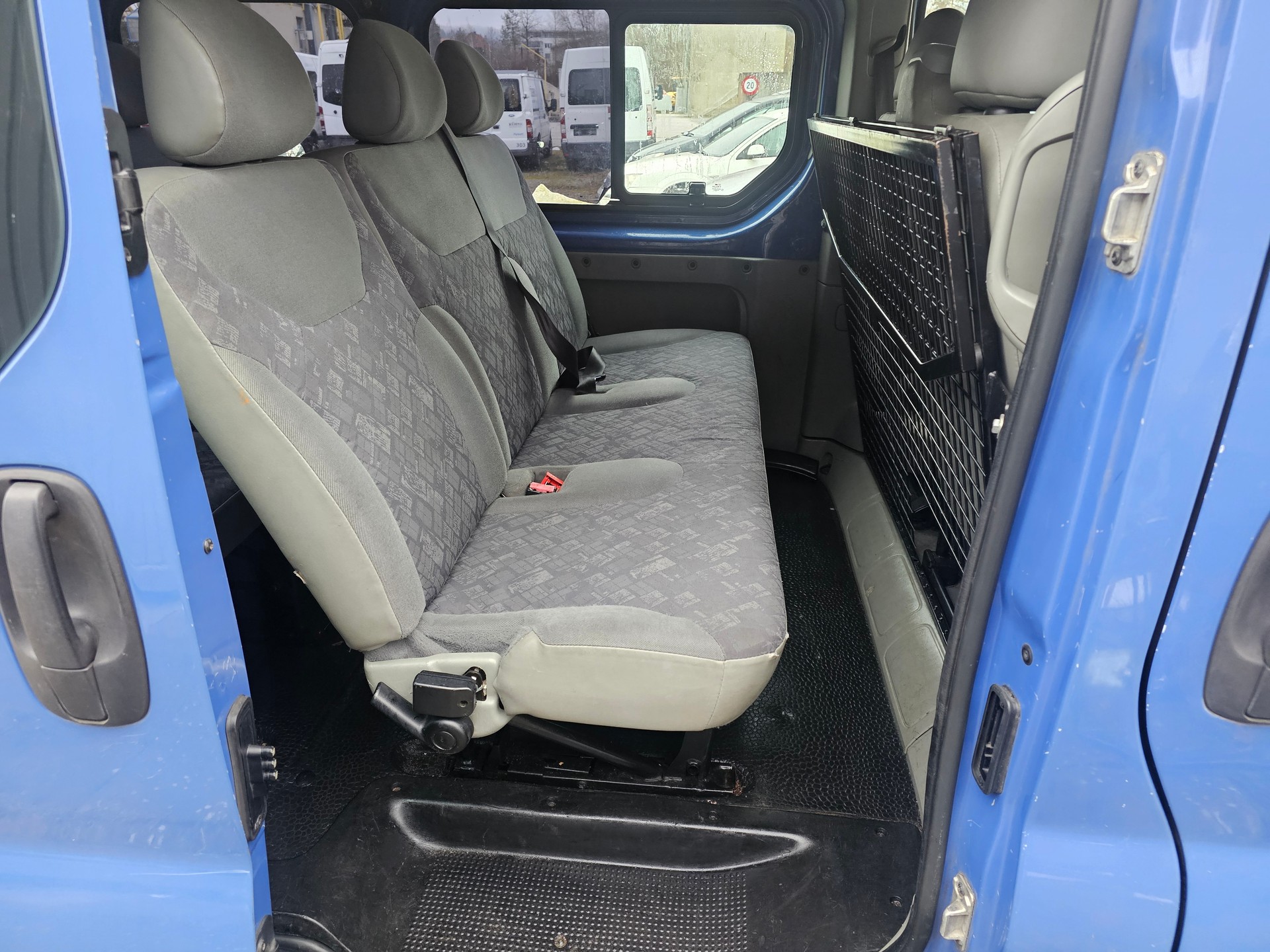 OPEL Vivaro 2.5 CDTI 2.7t-image-11
