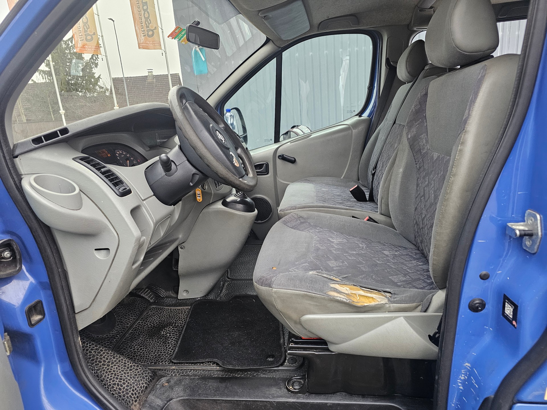 OPEL Vivaro 2.5 CDTI 2.7t-image-8