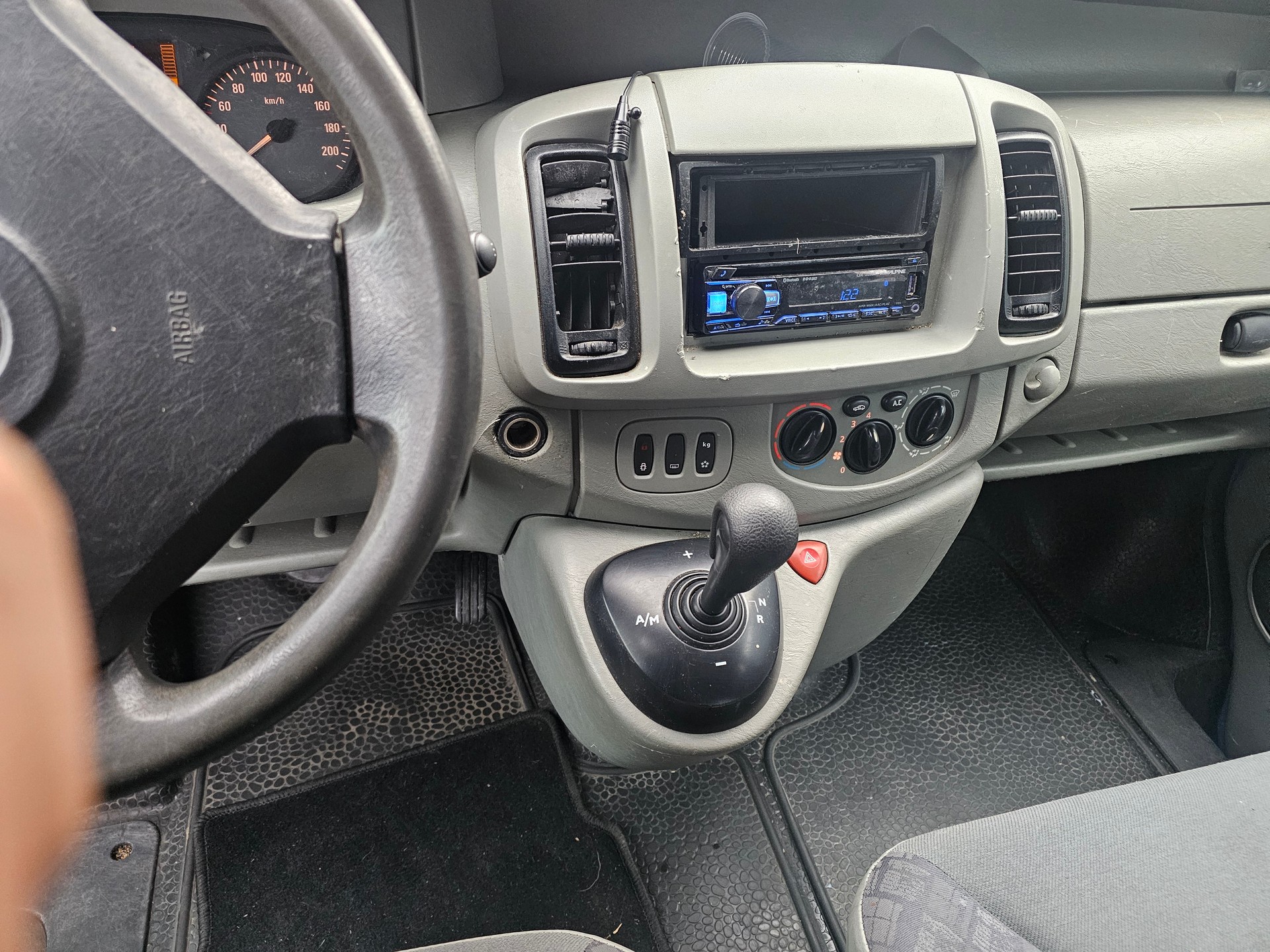 OPEL Vivaro 2.5 CDTI 2.7t-image-7