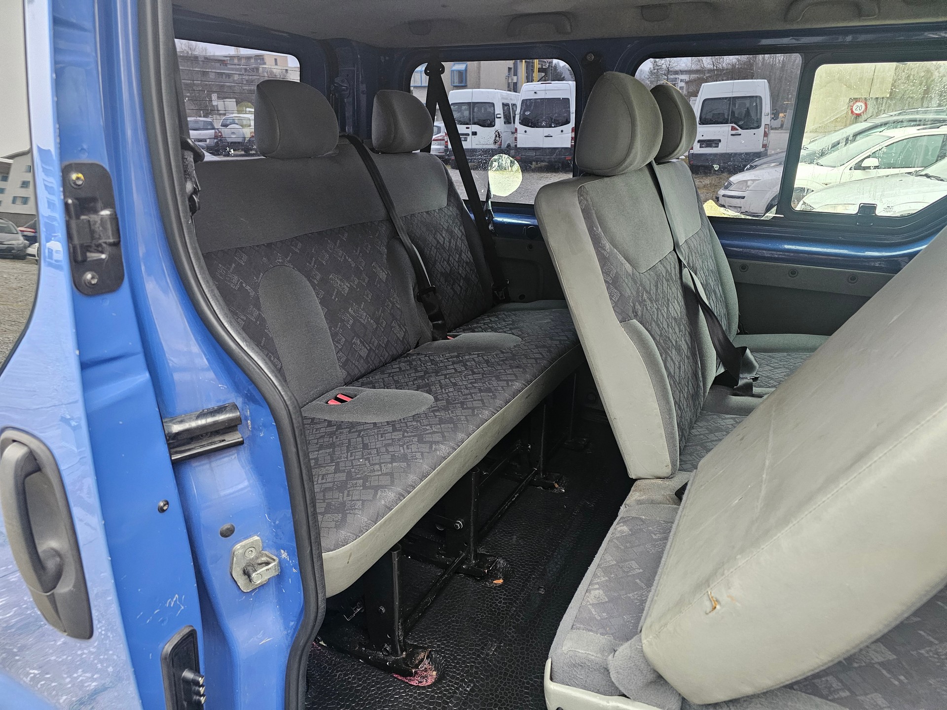 OPEL Vivaro 2.5 CDTI 2.7t-image-10