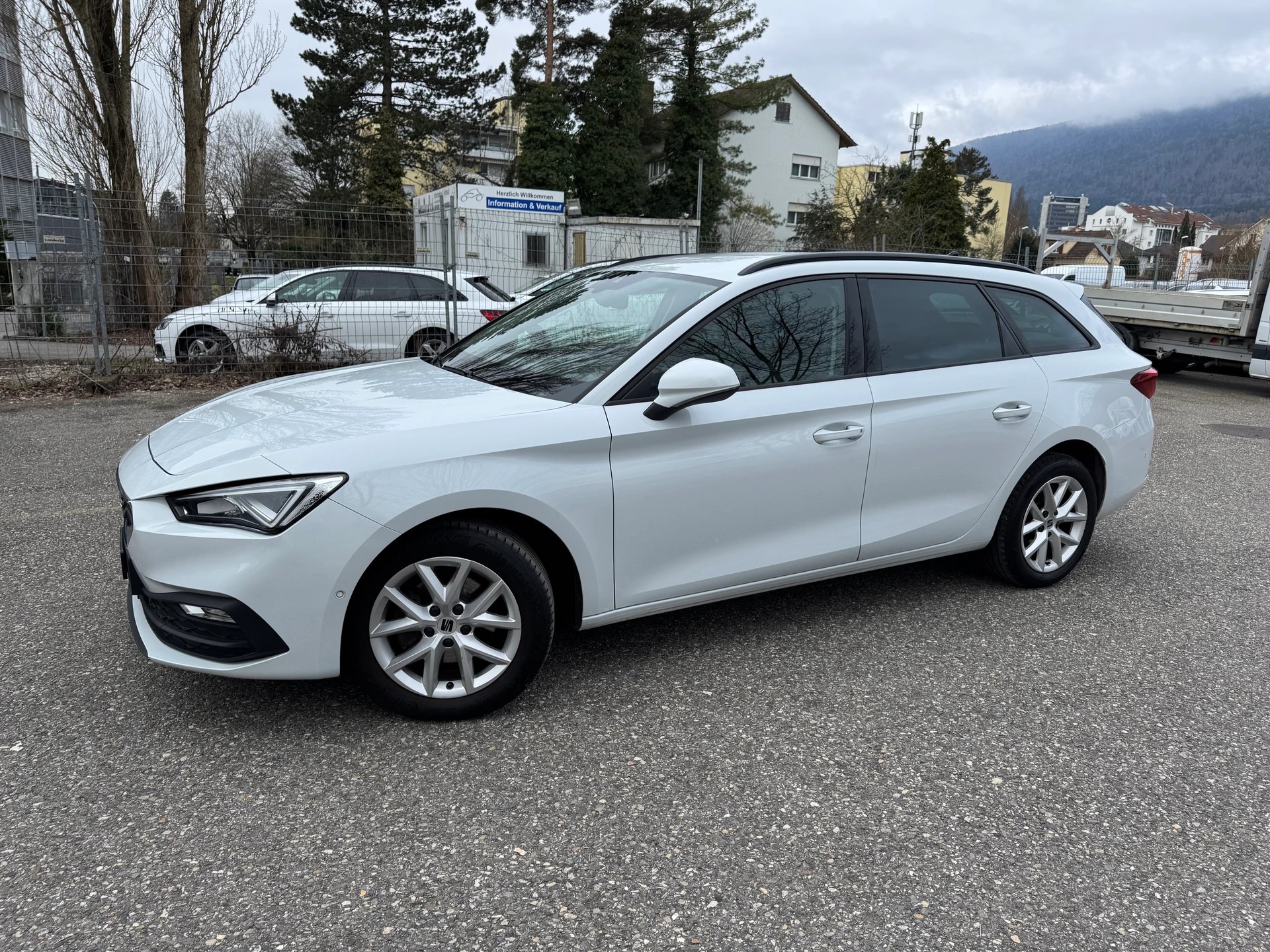 SEAT Leon ST 1.5 eTSI mHEV DSG Style * Gr. Navi * LED * Klima-auto * PDC v&h * Tempomat * Abstandregelment * Frisch MFK 05.2025-image-8