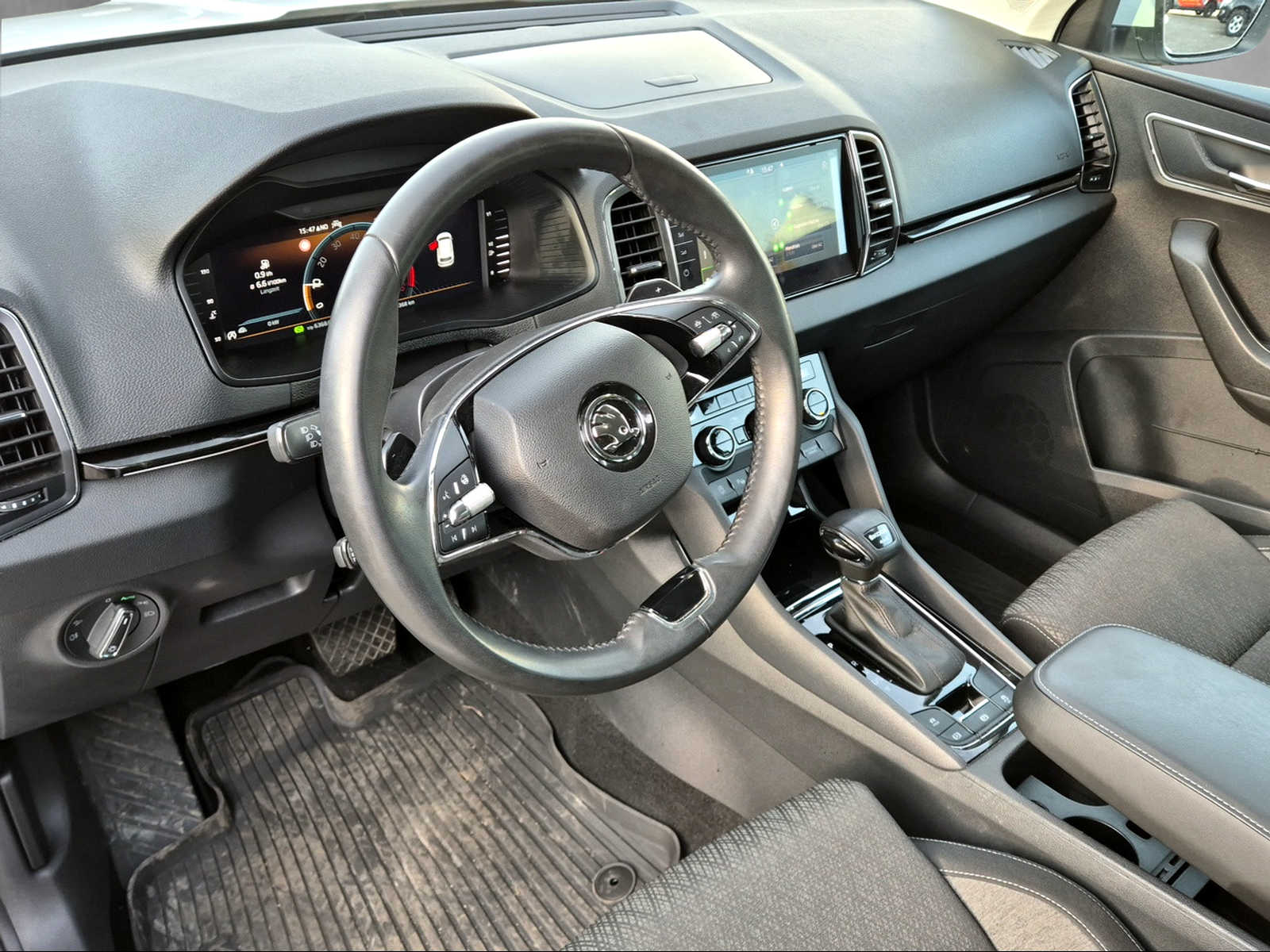 SKODA Karoq 2.0 TDI CR Style 4x4 DSG-image-5