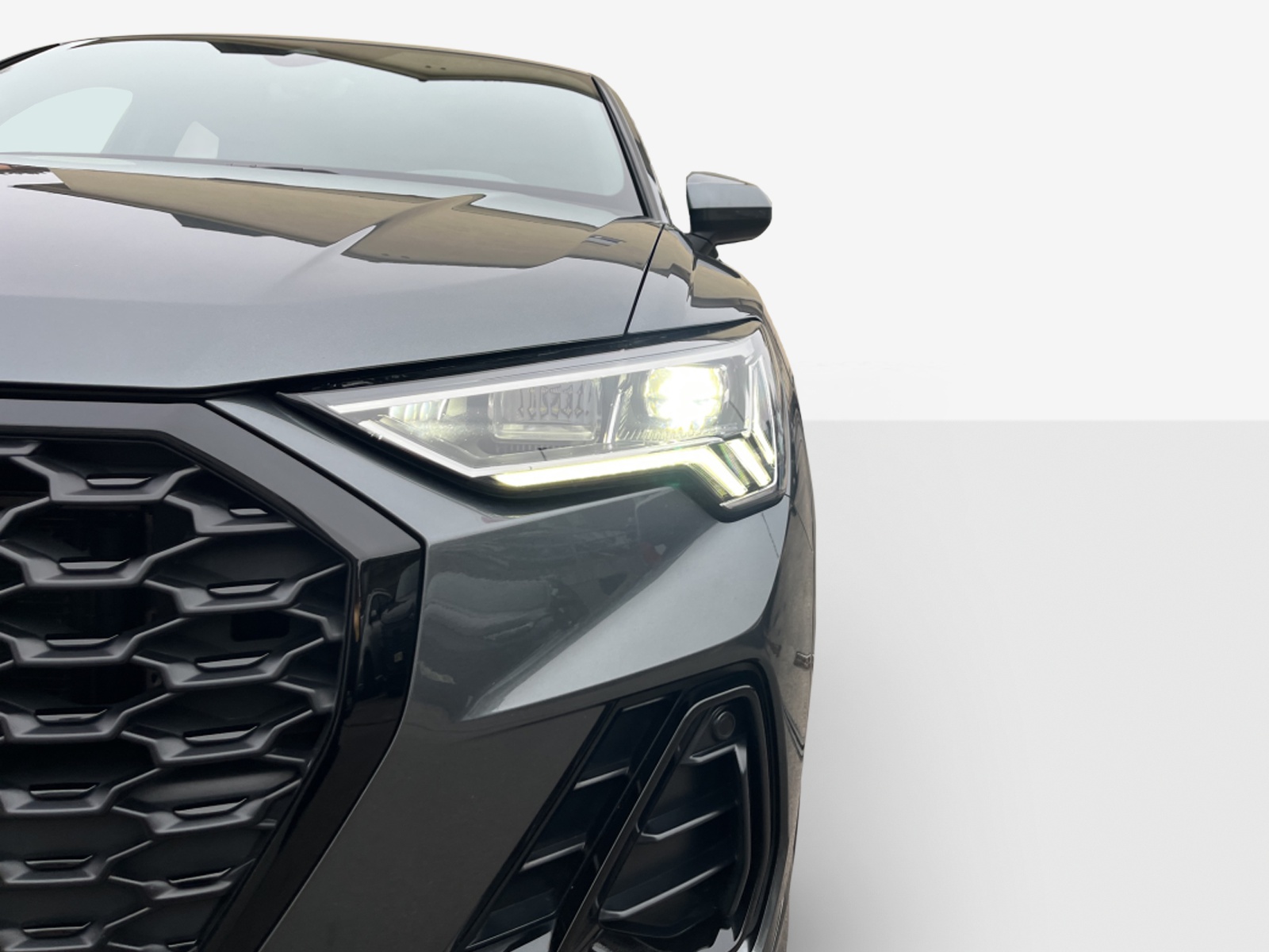 AUDI Q3 Sportback 40 TDI S line Attraction quattro S-tronic-image-15