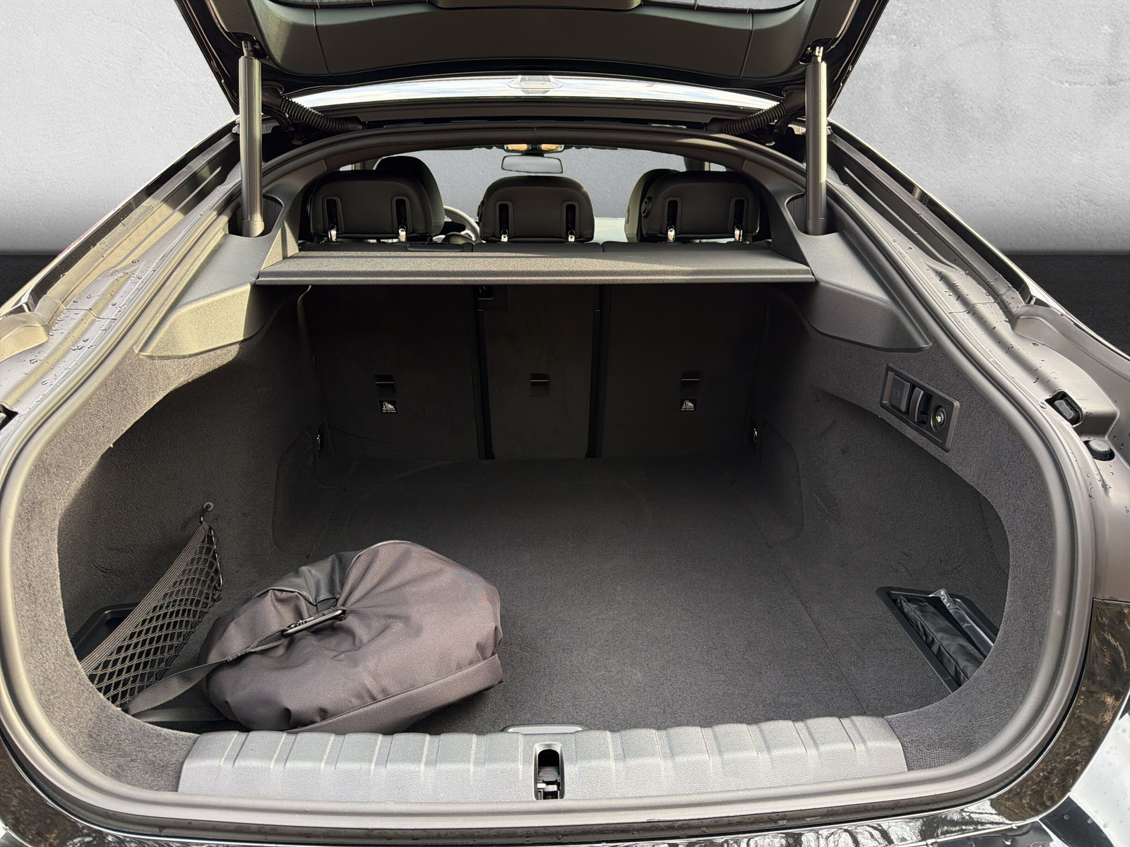 BMW i4 xDrive 40 M Sport Pro-image-8