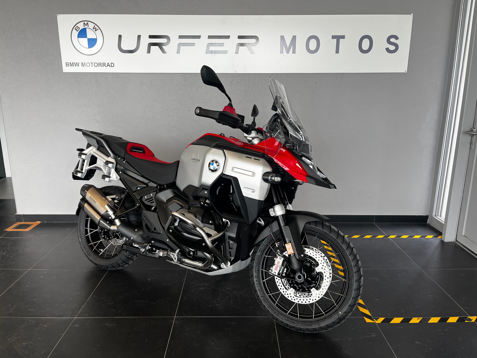 BMW R 1300 GS Adventure-showroom-element-1
