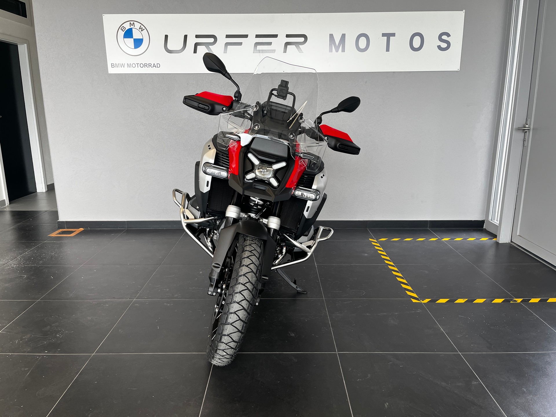 BMW R 1300 GS Adventure-showroom-element-2