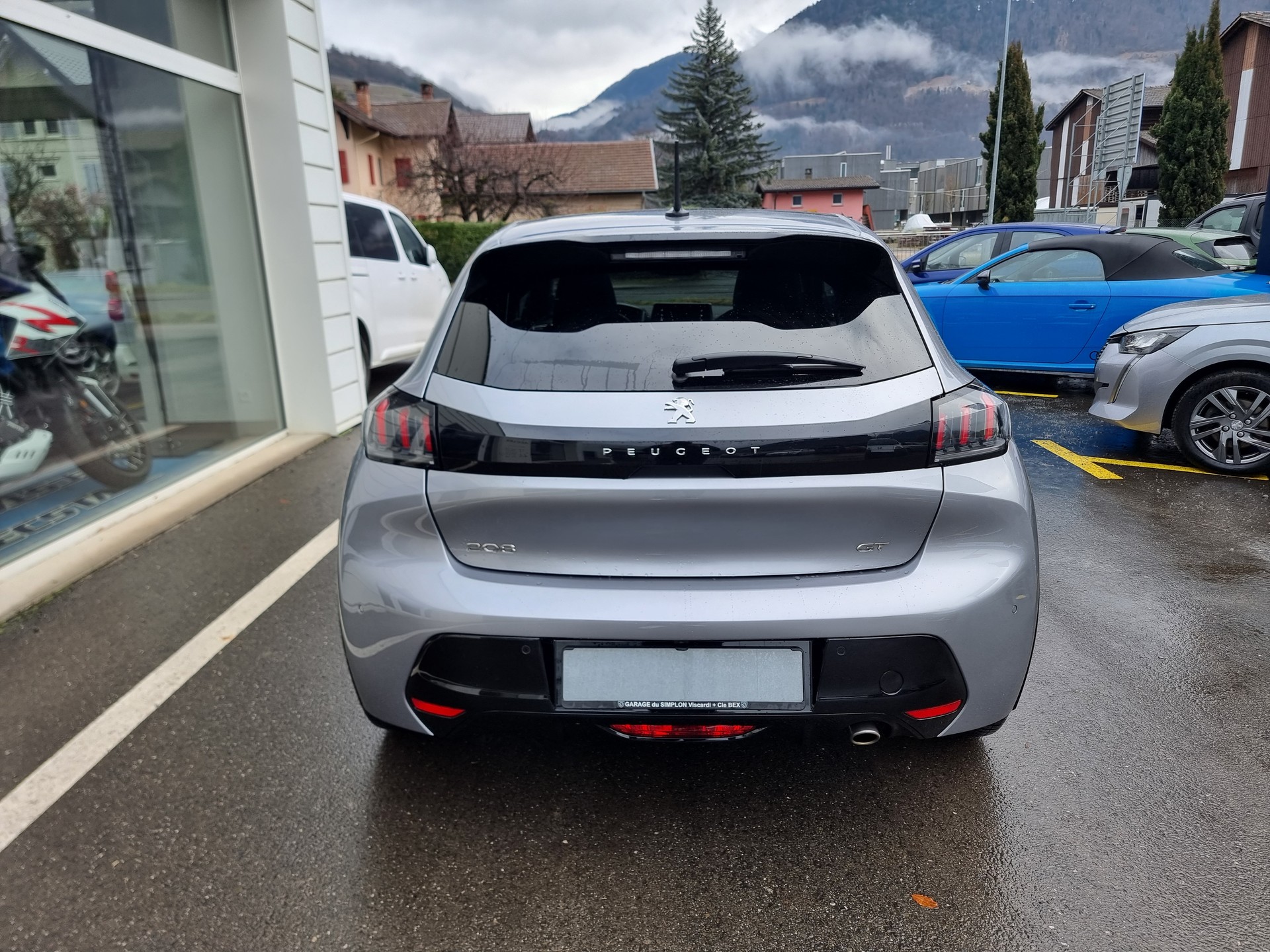 PEUGEOT 208 1.2 PureTech GT EAT8-image-2