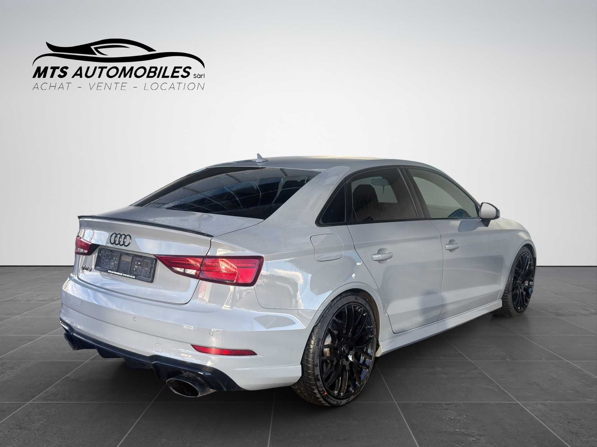AUDI RS3 Sportback 2.5 TSI quattro S-tronic-image-5