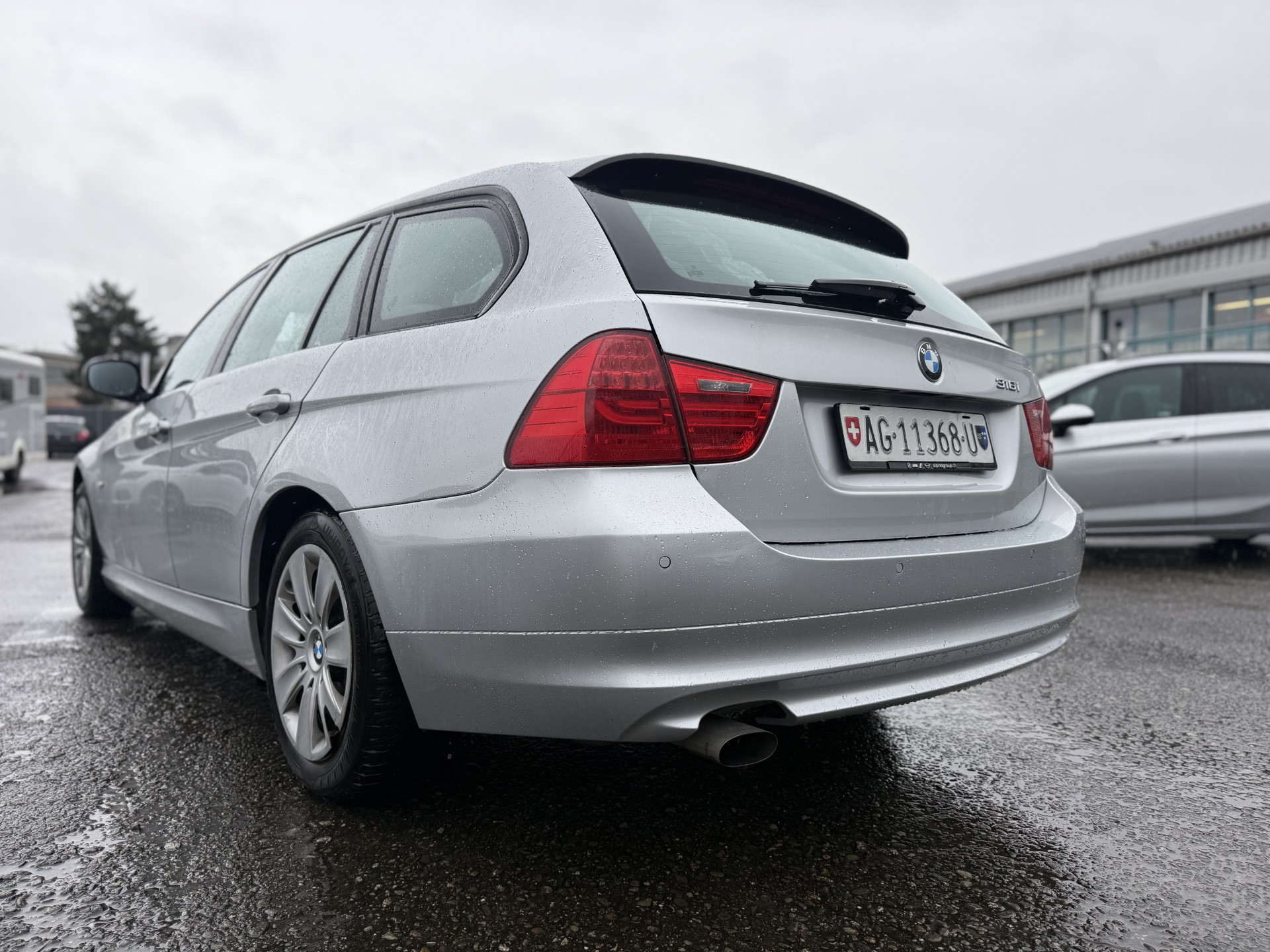 BMW 316i Touring-image-6