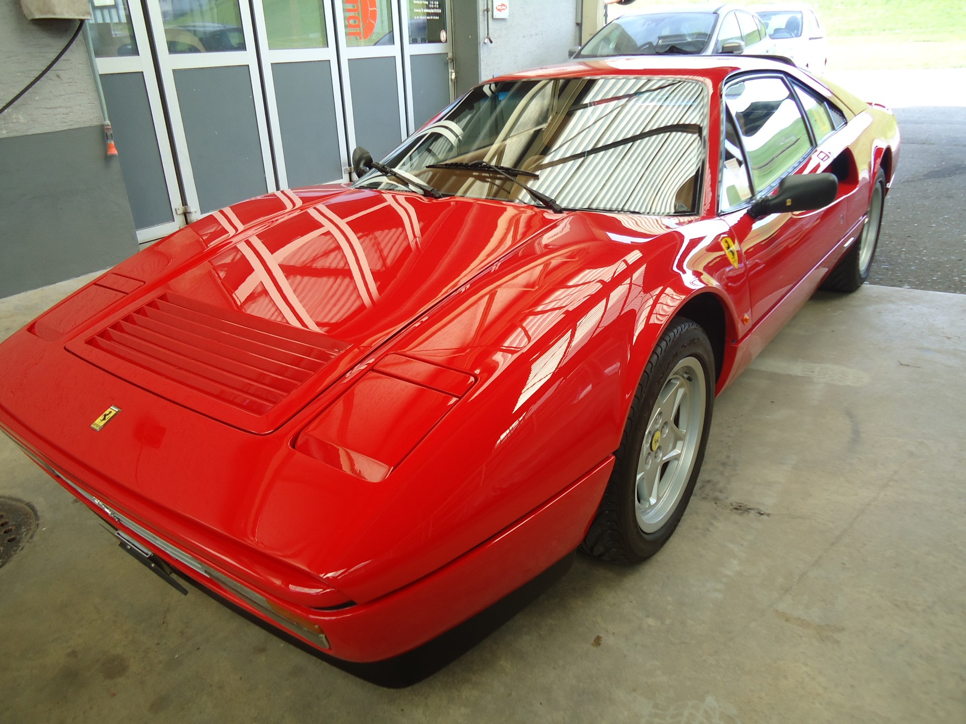FERRARI 328 GTB