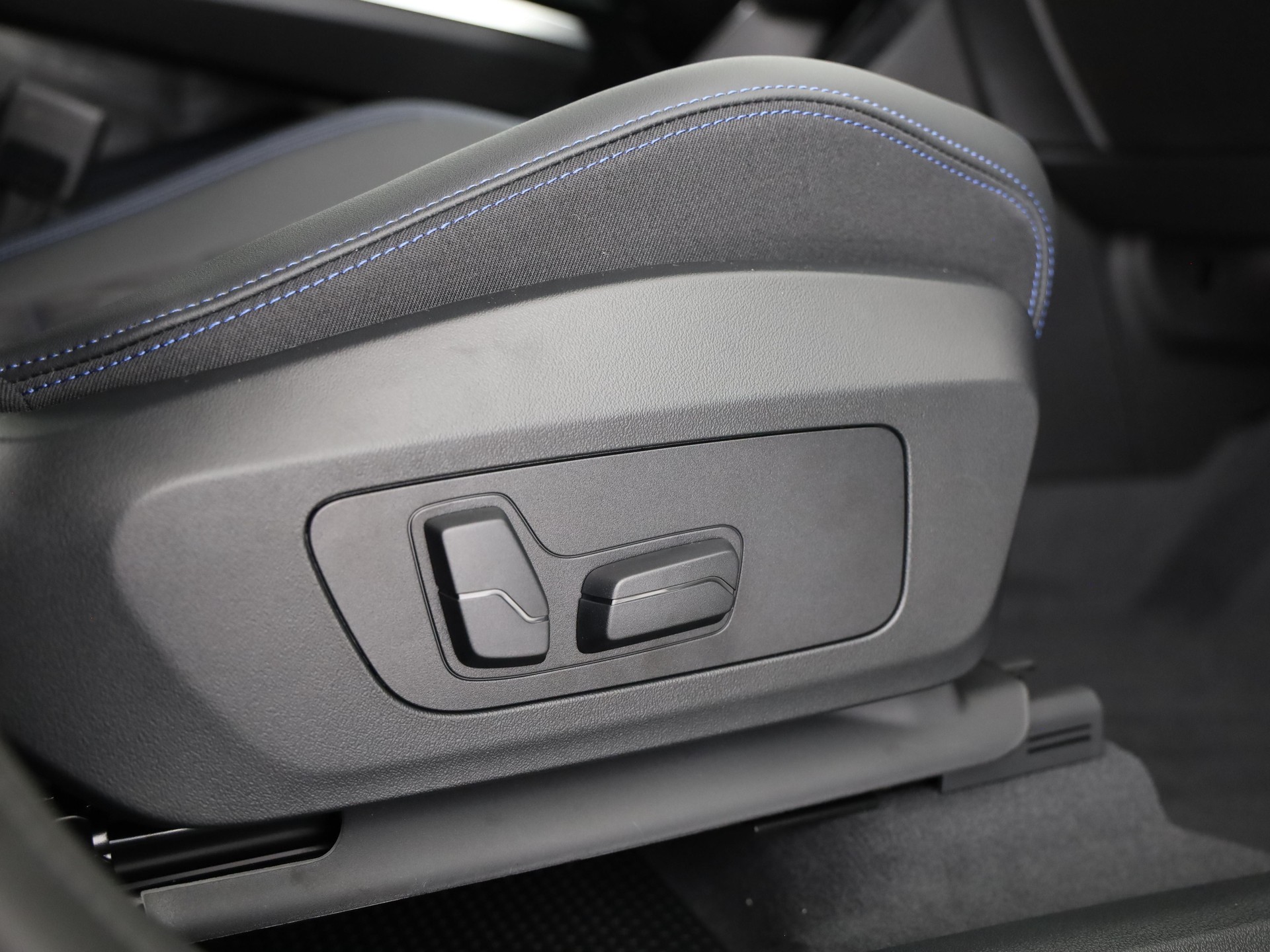 BMW X1 M35i-image-19