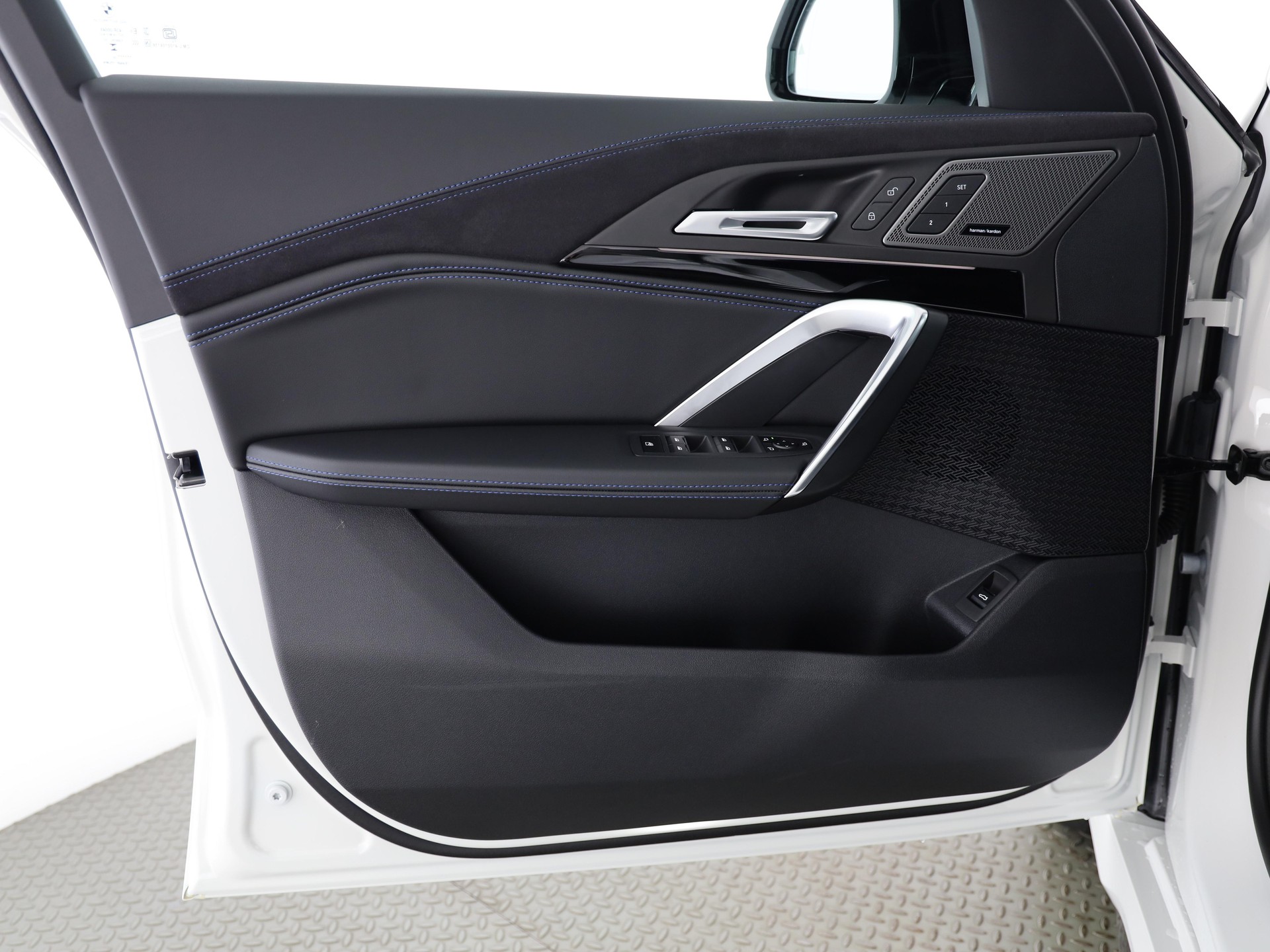 BMW X1 M35i-image-8