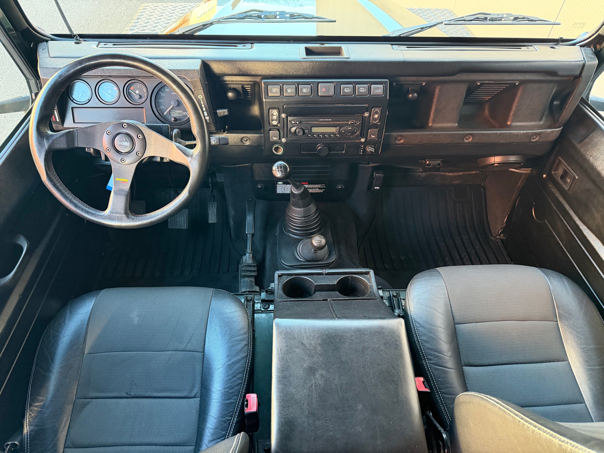 LAND ROVER Defender 110 TD5 *Epsom*-image-8