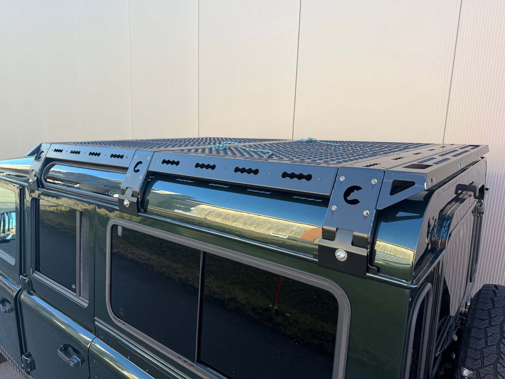 LAND ROVER Defender 110 TD5 *Epsom*-image-22