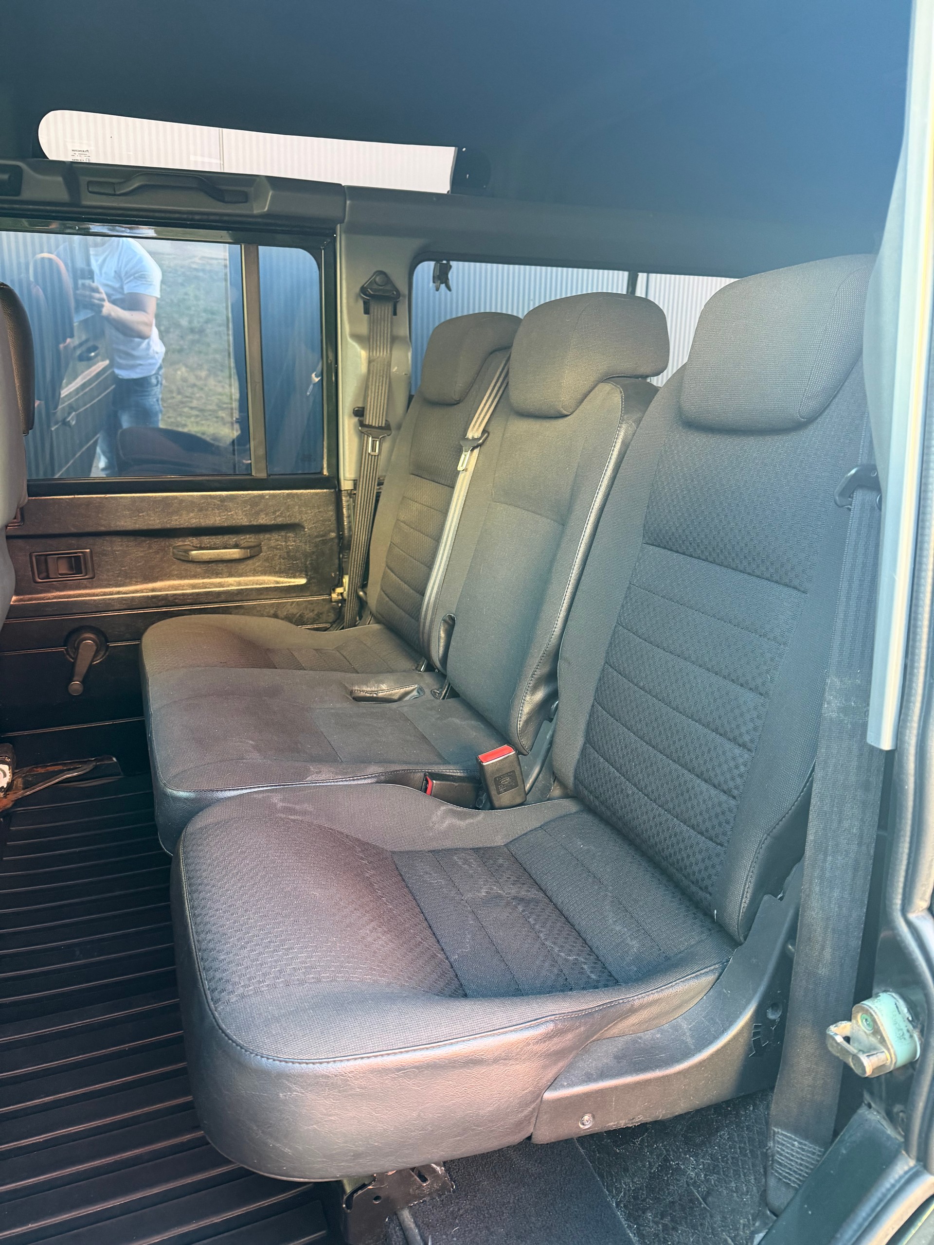 LAND ROVER Defender 110 TD5 *Epsom*-image-9