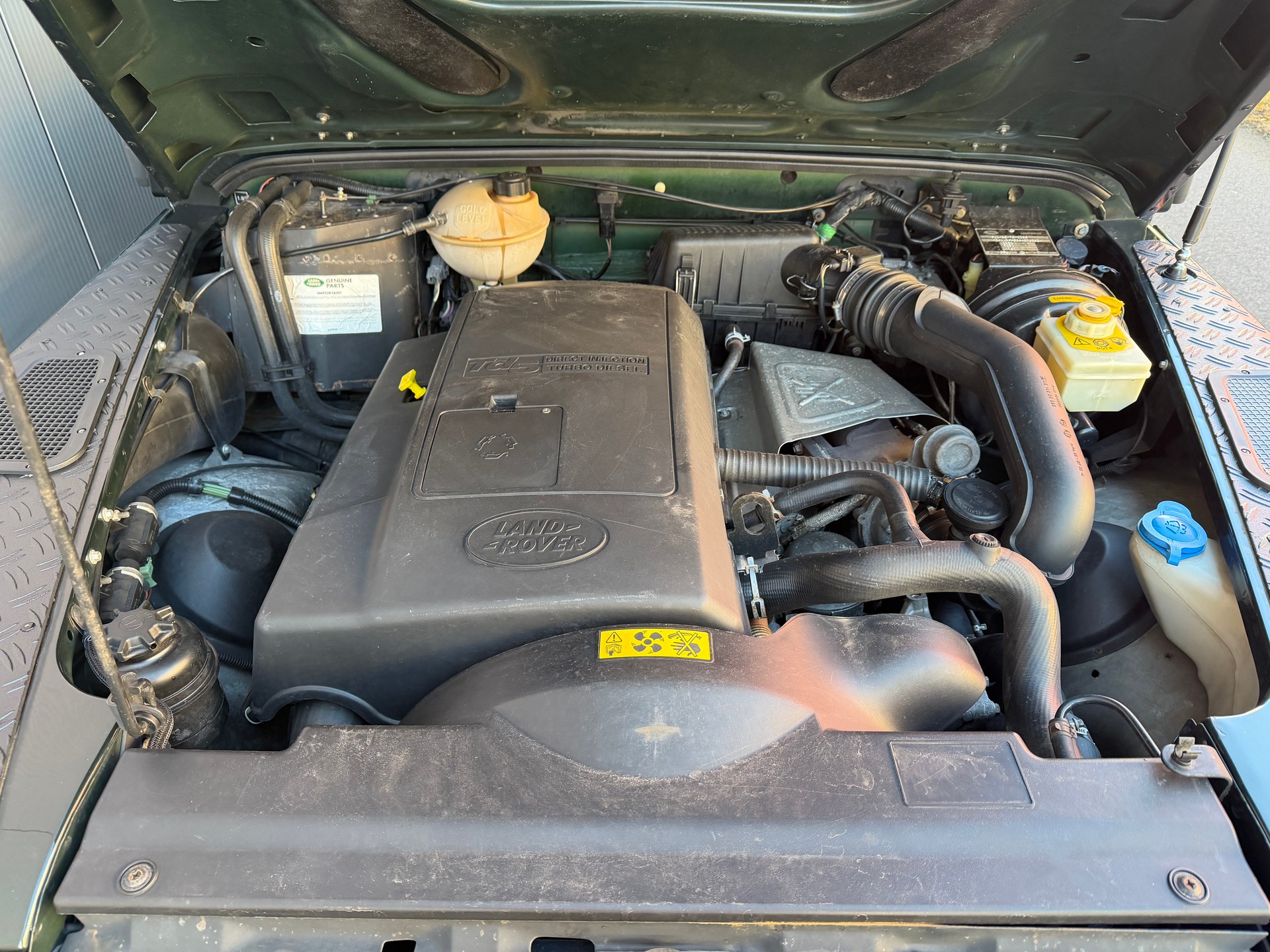 LAND ROVER Defender 110 TD5 *Epsom*-image-12