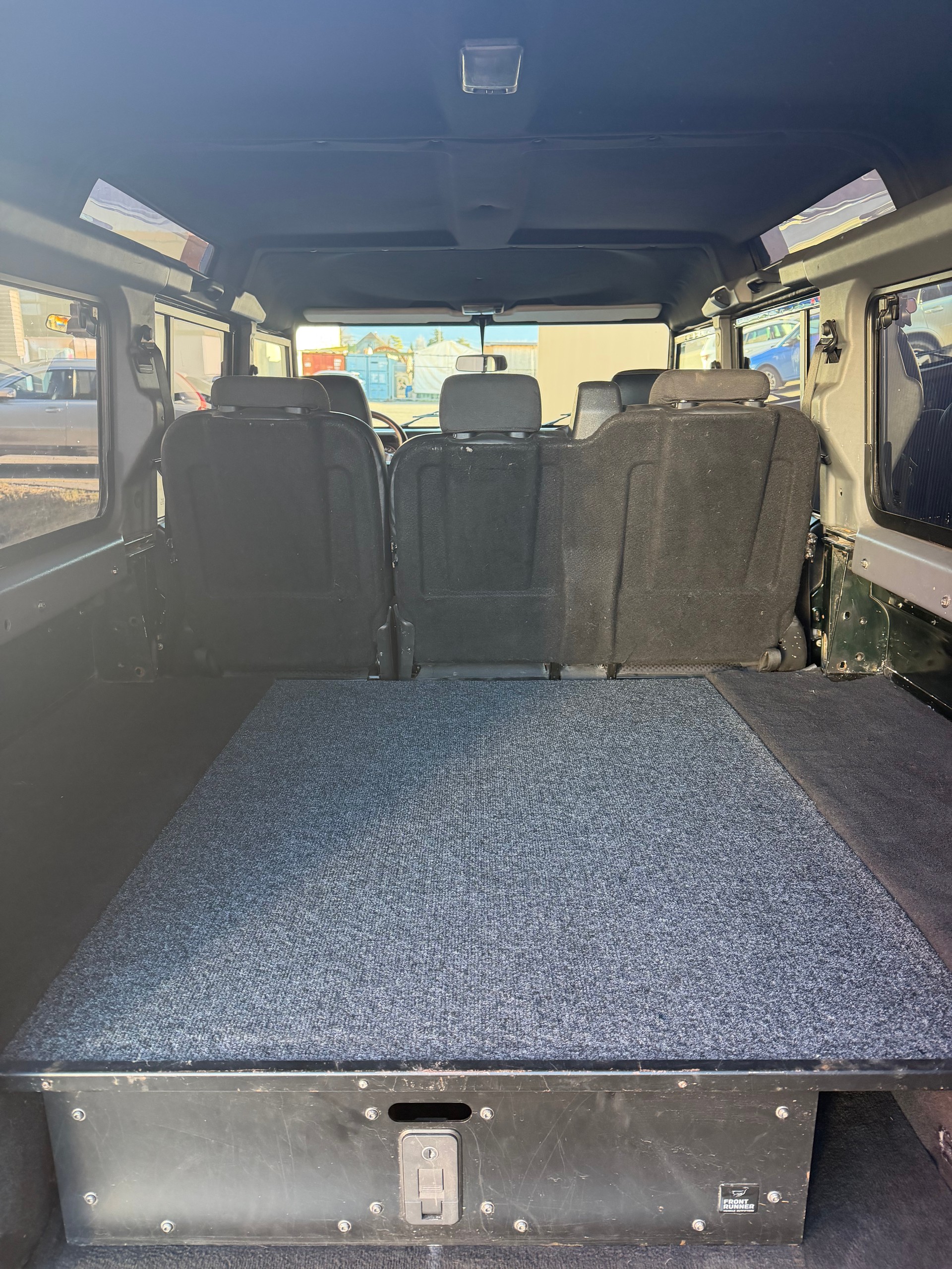 LAND ROVER Defender 110 TD5 *Epsom*-image-10
