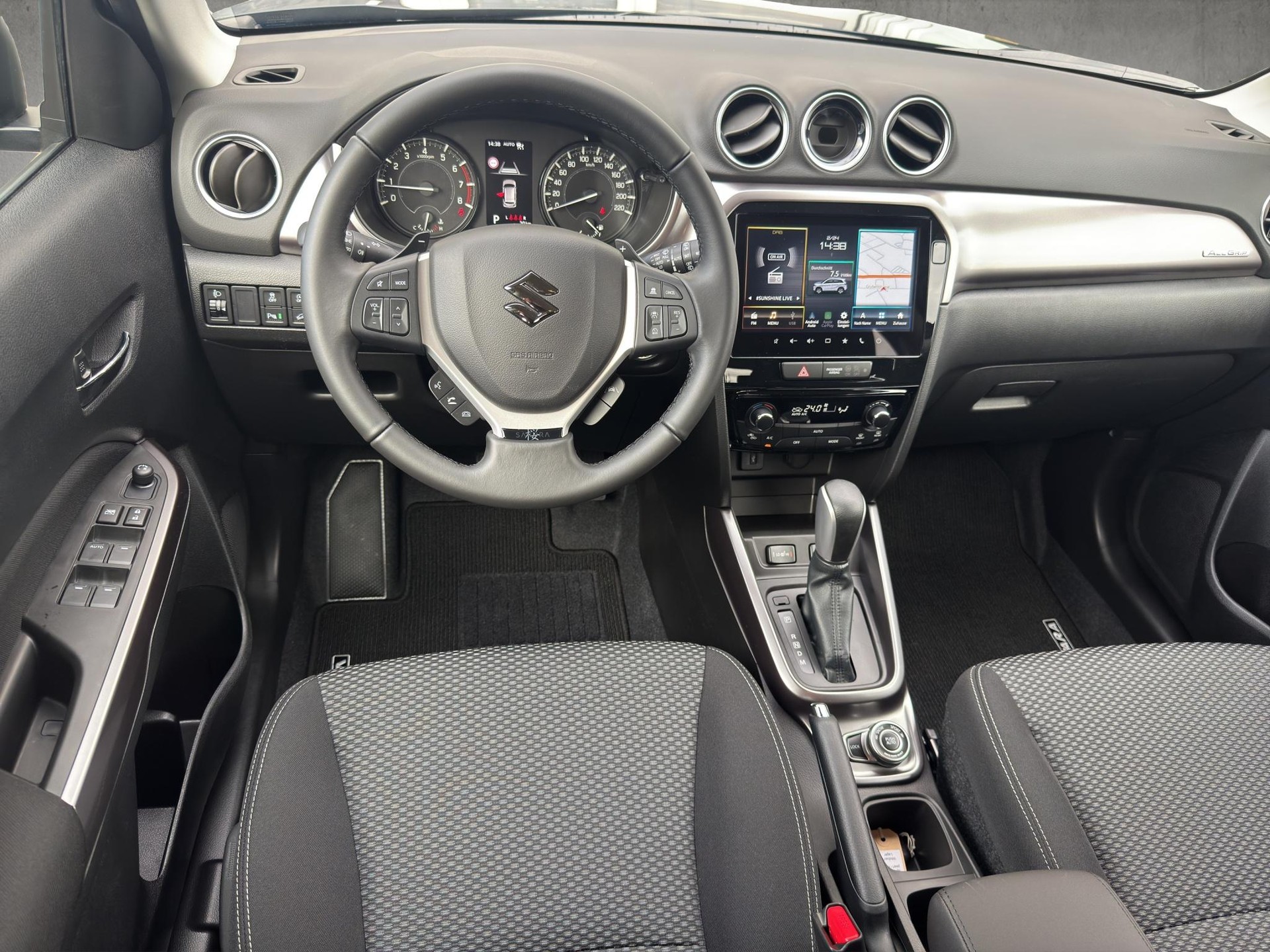 SUZUKI Vitara 1.4 T Sakura Hybrid 4x4-image-13