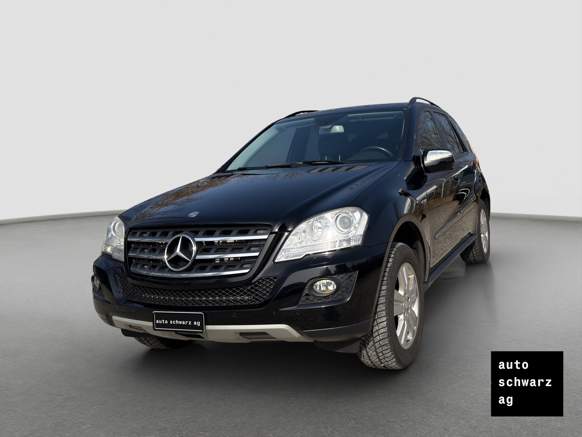 MERCEDES-BENZ ML 300 CDI Blue Efficiency 4Matic 7G-Tronic-showroom-element-1