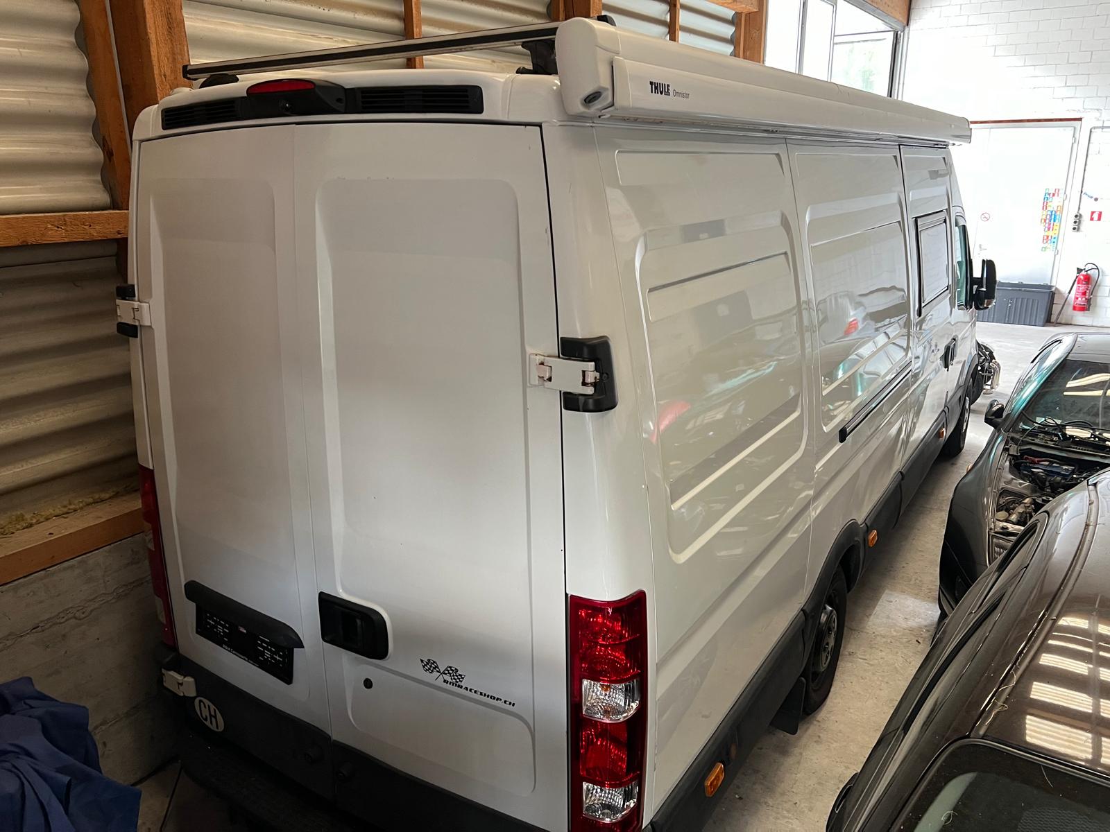 IVECO 35S18V Daily-image-4