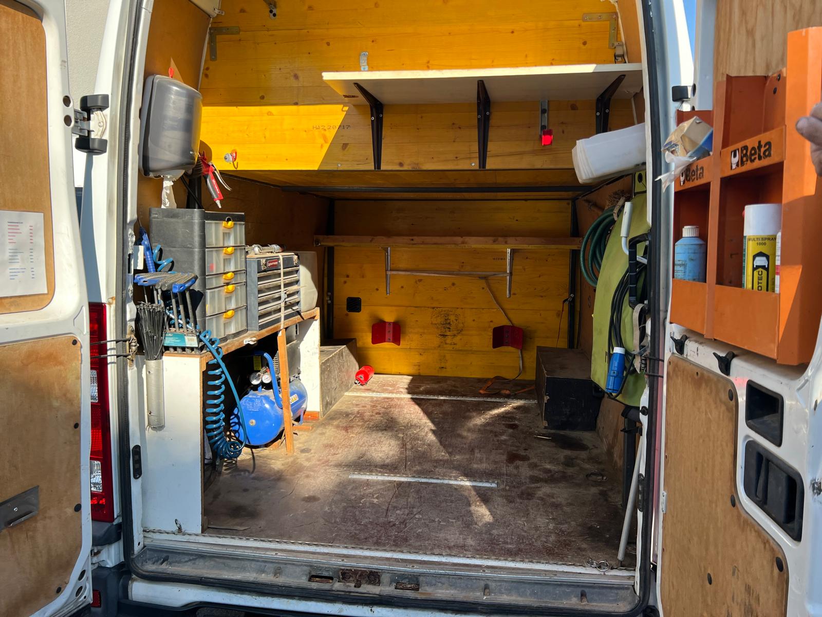 IVECO 35S18V Daily-image-6