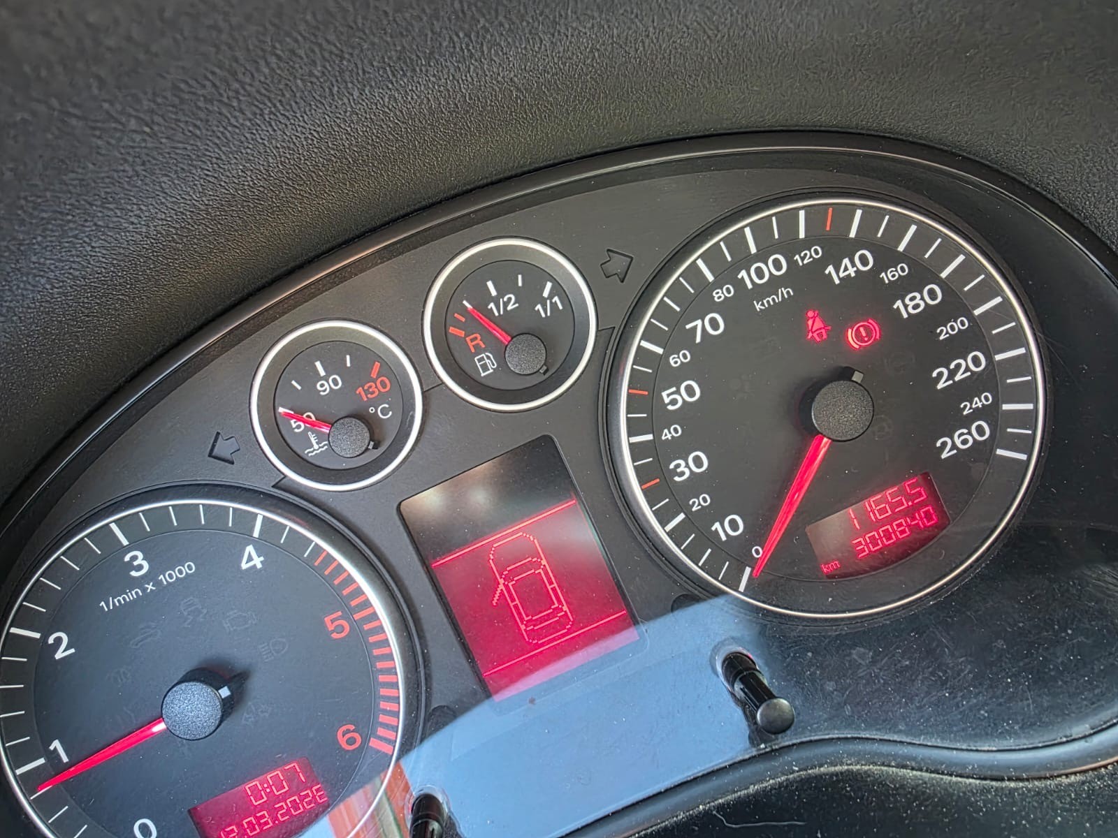 AUDI A3 Sportback 2.0 TDI Ambition quattro-image-2