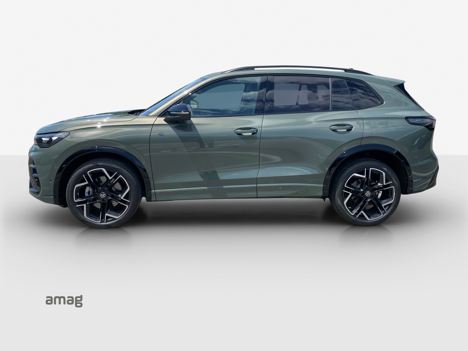 VW Tiguan 2.0 TSI DSG R-Line 4Motion-image-1