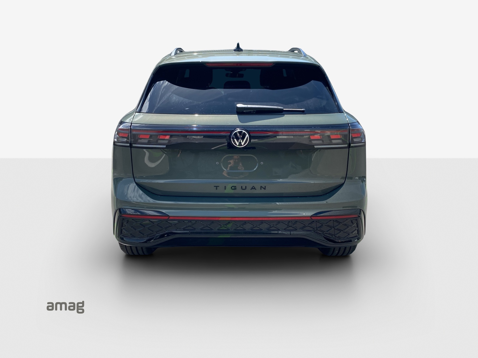VW Tiguan 2.0 TSI DSG R-Line 4Motion-image-3